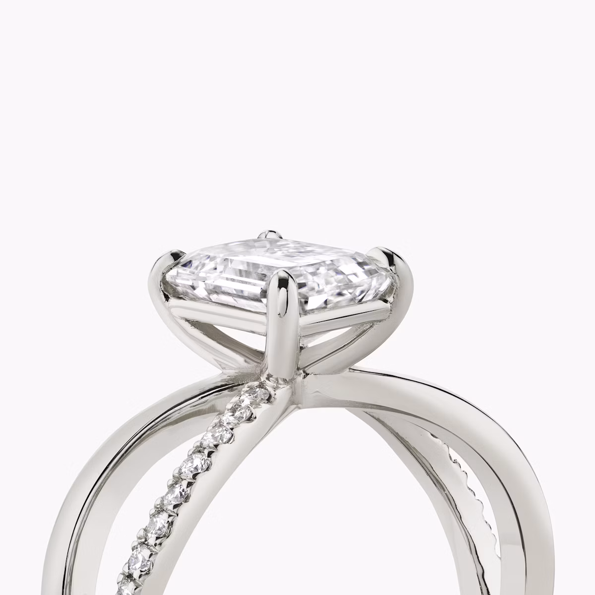 The Duet | Emerald | Platinum | bandAccent: Pavé | diamondOrientation: vertical | caratWeight: other