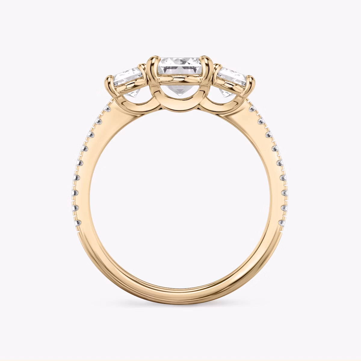 Three Stone | Emerald | 14k | Roségold | bandAccent: Mit Pavé-Besatz | sideStoneCarat: 0.50ct | sideStoneShape: Emerald | diamondOrientation: vertical | caratWeight: other
