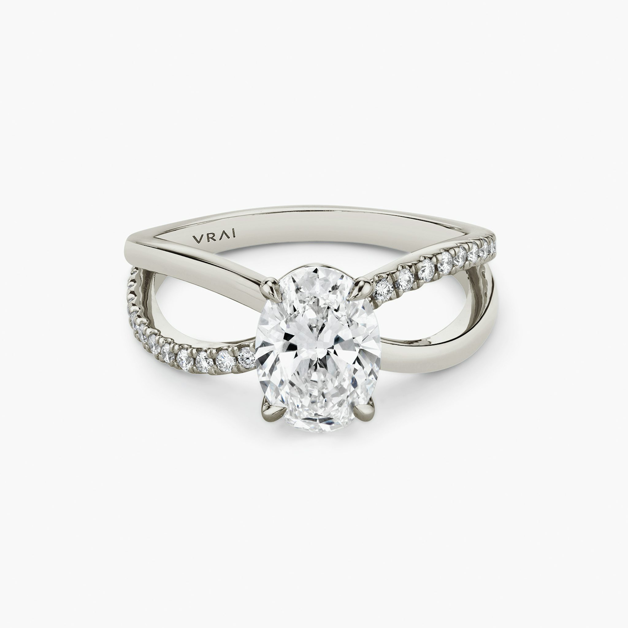 The Duet | Oval | 18k | White Gold | bandAccent: Pavé | diamondOrientation: vertical | caratWeight: other