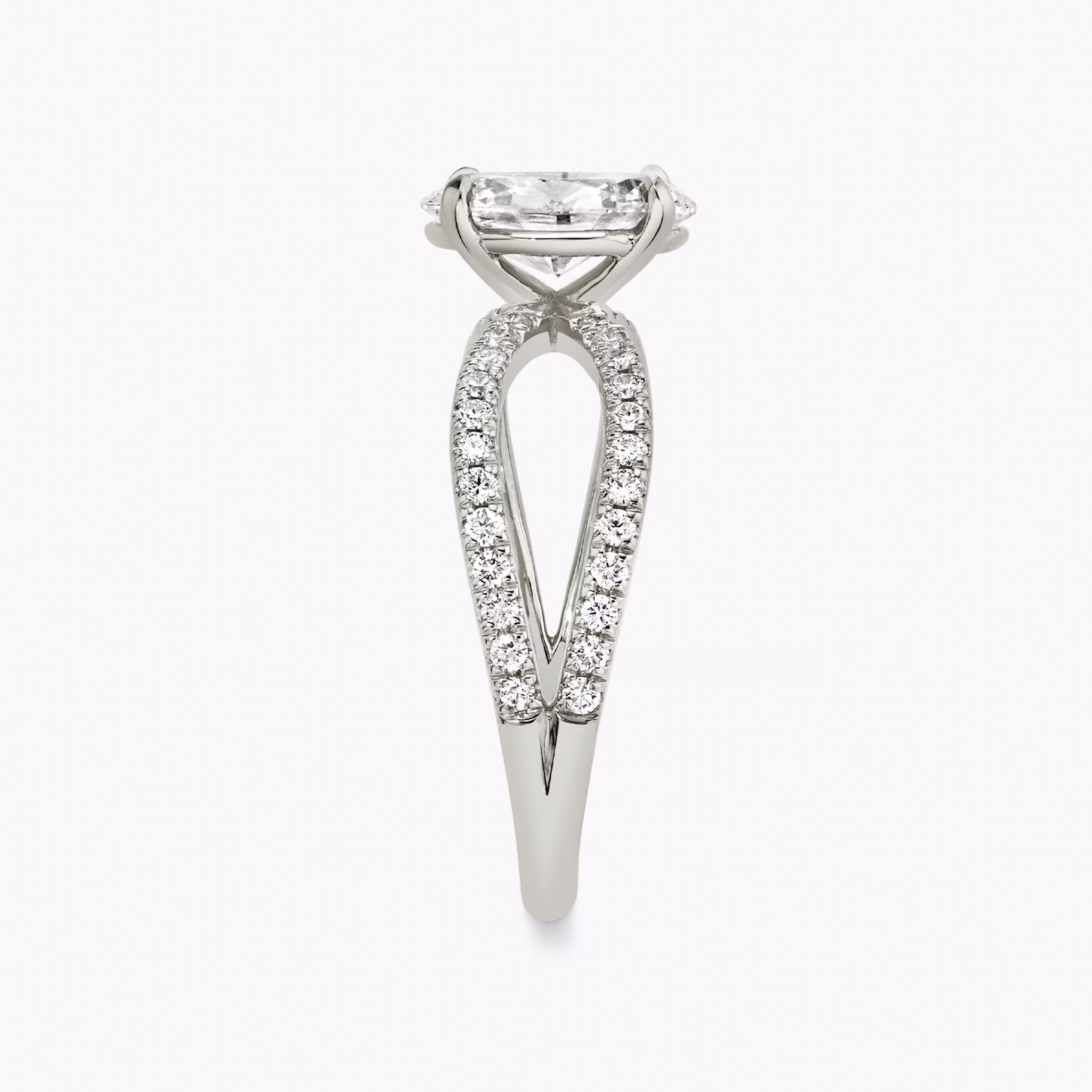 The Duet | Oval | 18k | White Gold | bandAccent: Double pavé | diamondOrientation: vertical | caratWeight: other