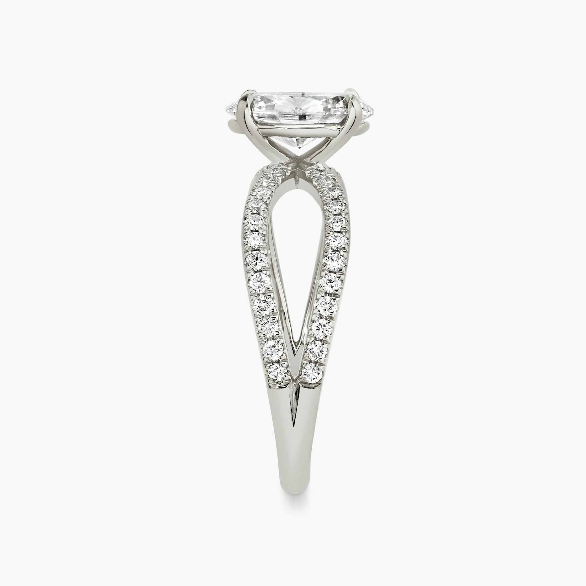 The Duet | Oval | 18k | White Gold | bandAccent: Double pavé | diamondOrientation: vertical | caratWeight: other