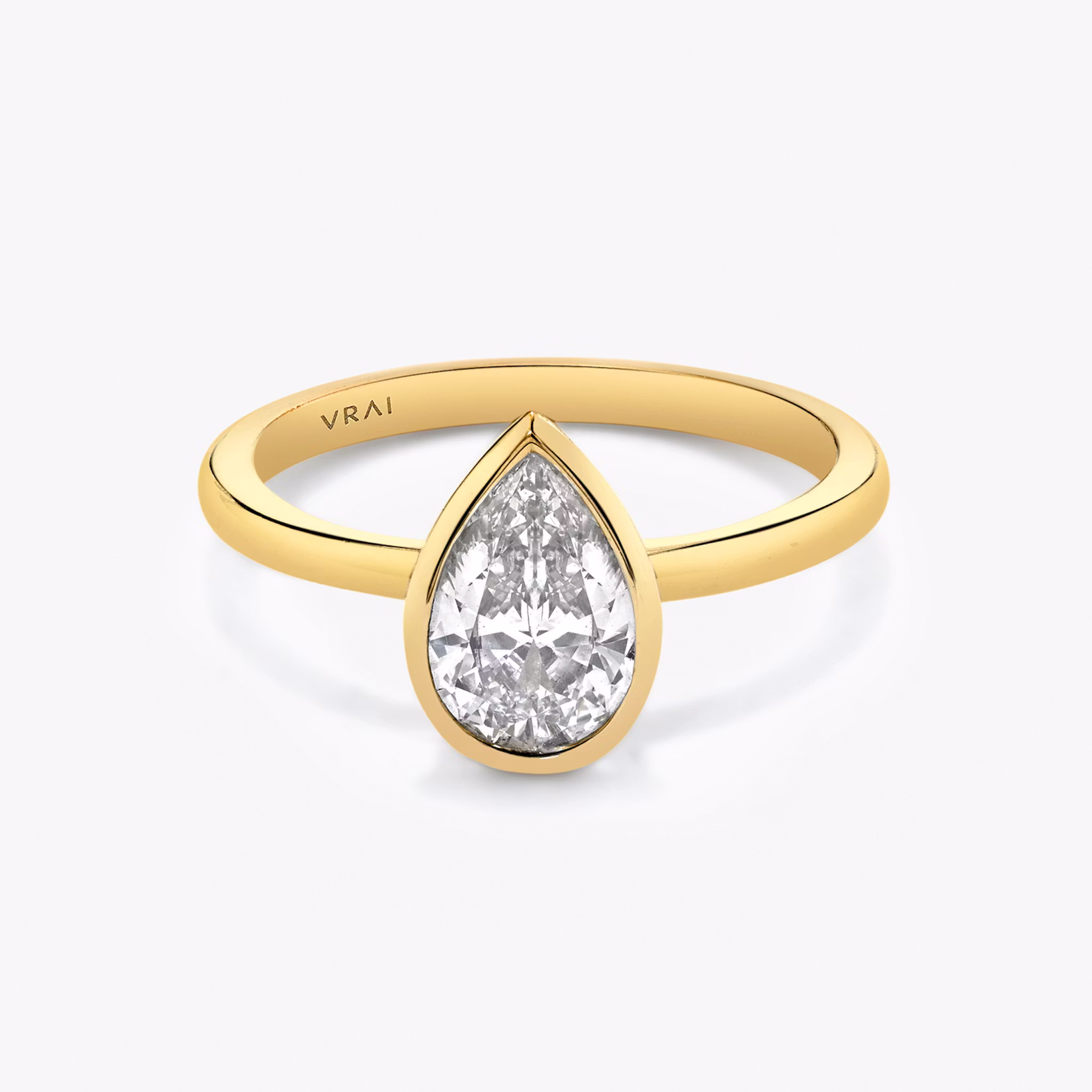 The Signature Bezel Pear | Yellow Gold