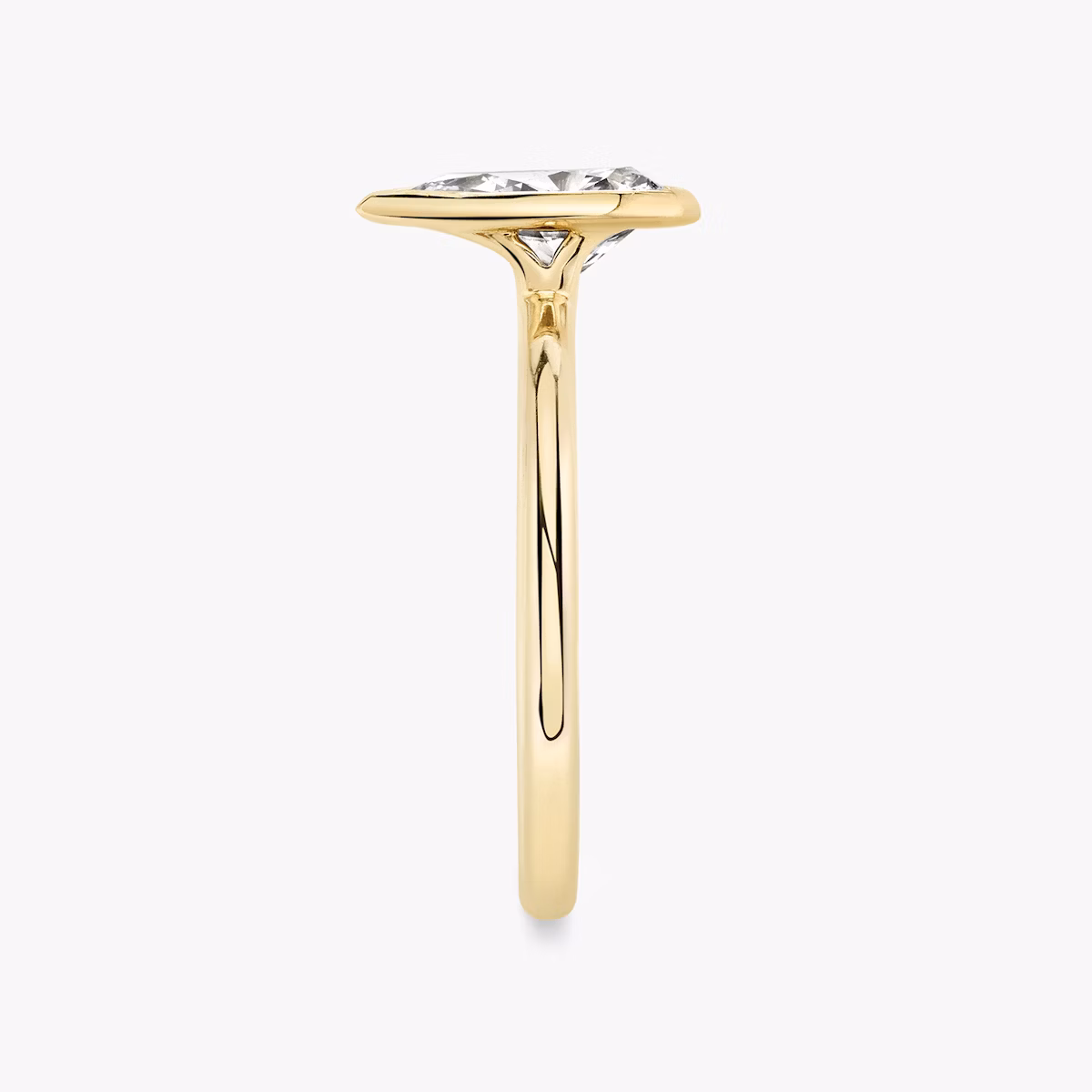 The Signature Bezel | Pear | 18k | Yellow Gold | bandAccent: Plain | diamondOrientation: vertical | caratWeight: other