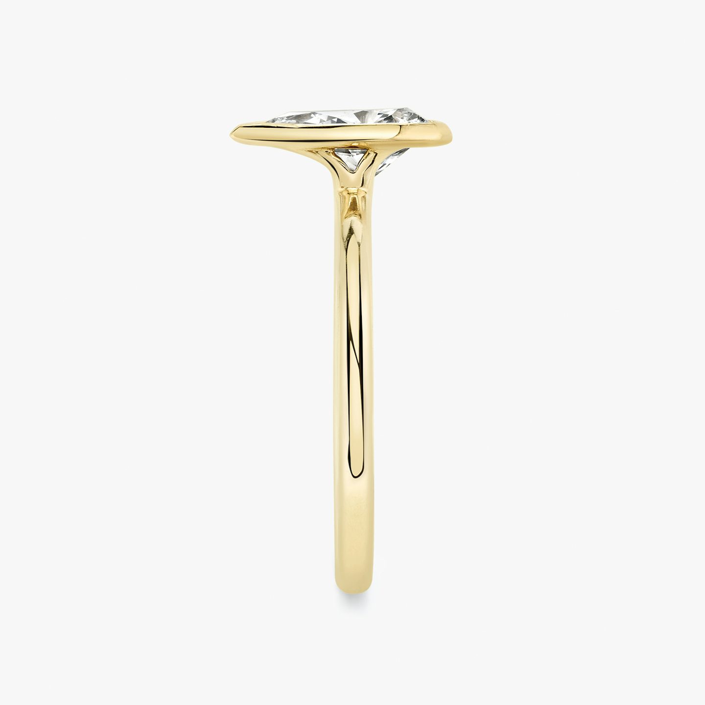 The Signature Bezel | Pear | 18k | Yellow Gold | bandAccent: Plain | diamondOrientation: vertical | caratWeight: other
