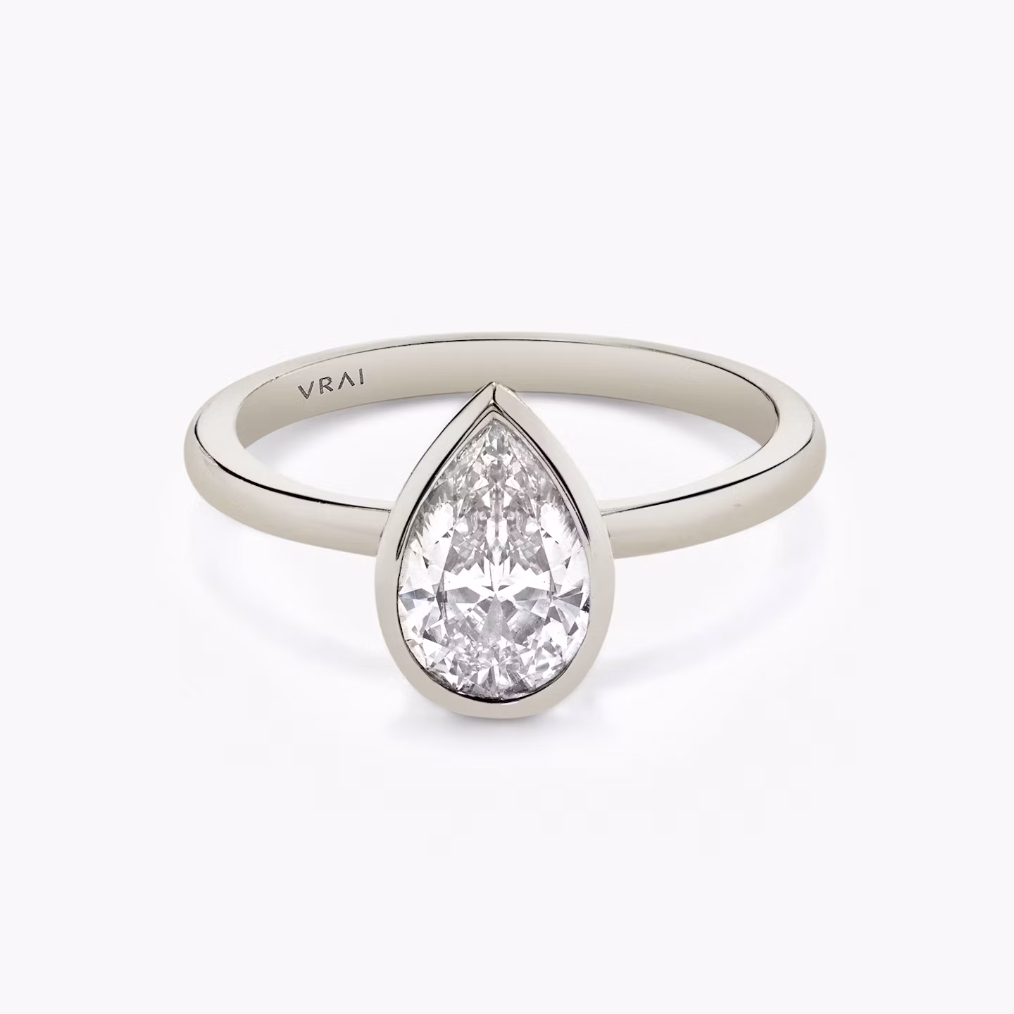 The Signature Bezel Pear | White Gold