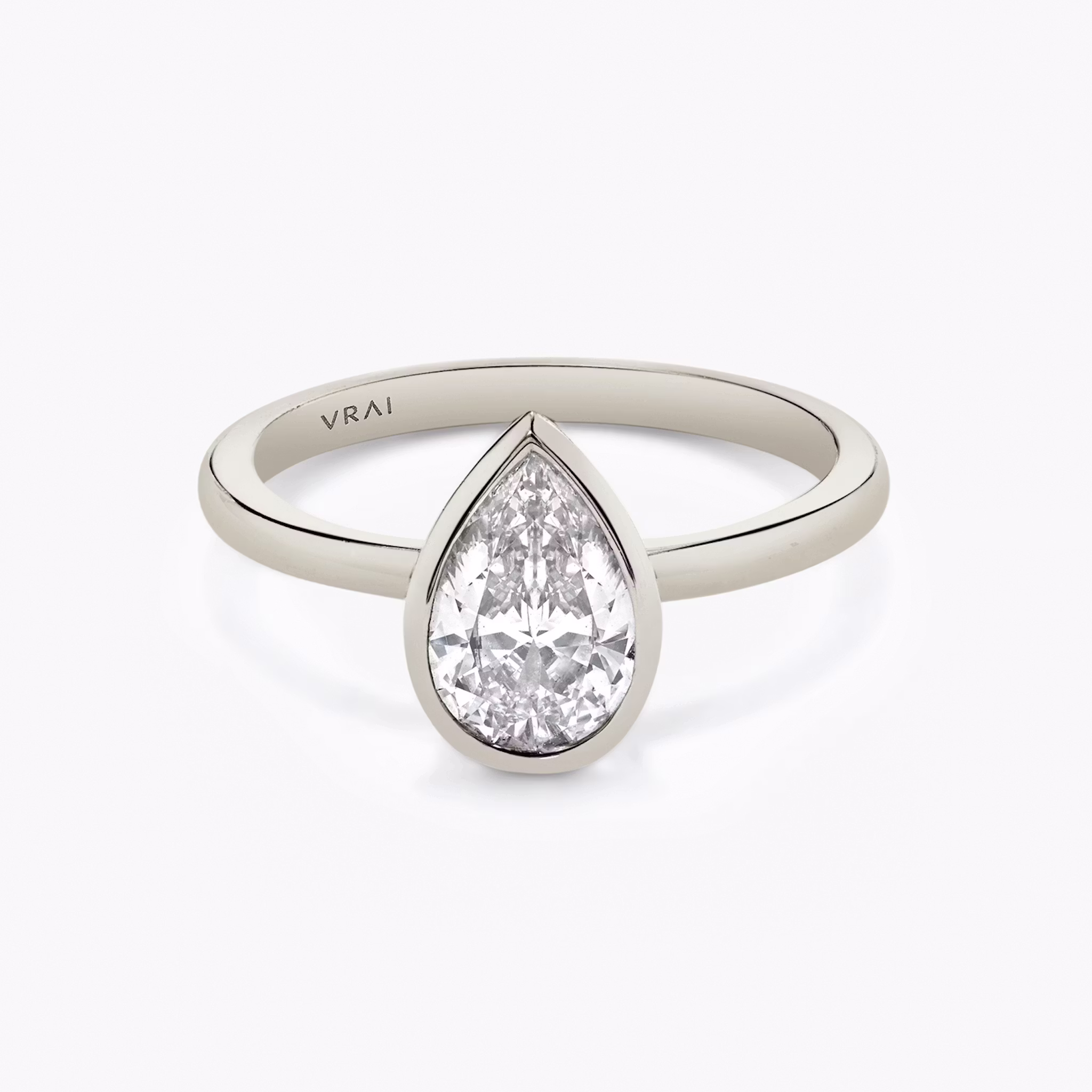 The Signature Bezel Pear | White Gold
