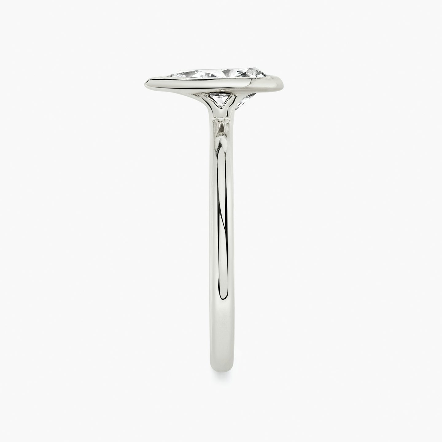 The Signature Bezel | Pear | Platinum | bandAccent: Plain | diamondOrientation: vertical | caratWeight: other