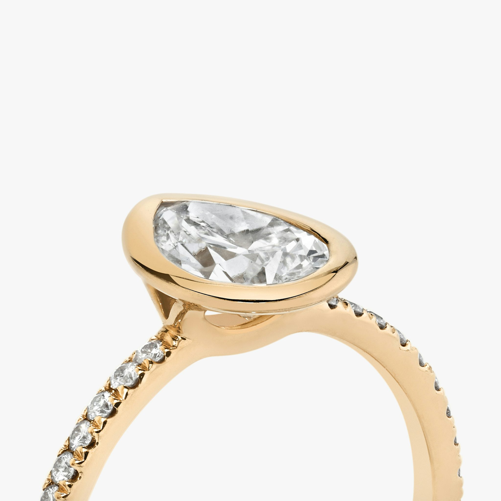 The Signature Bezel | Pear | 14k | Rose Gold | bandAccent: Pavé | diamondOrientation: vertical | caratWeight: other