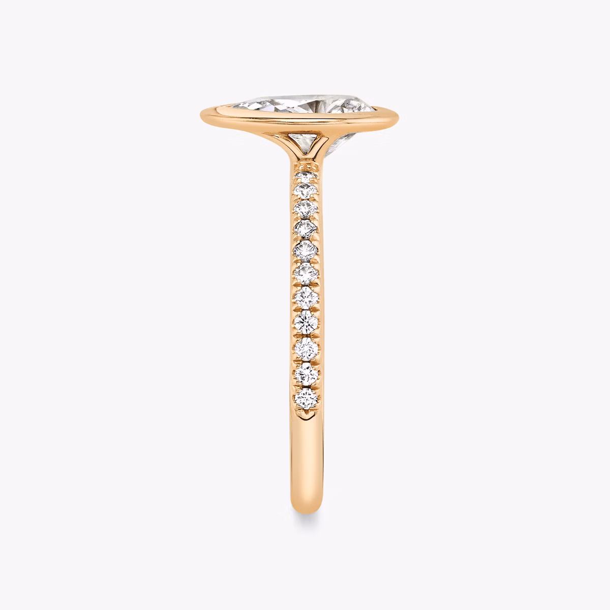Signature Bezel | Tropfen | 14k | Roségold | bandAccent: Mit Pavé-Besatz | diamondOrientation: vertical | caratWeight: other