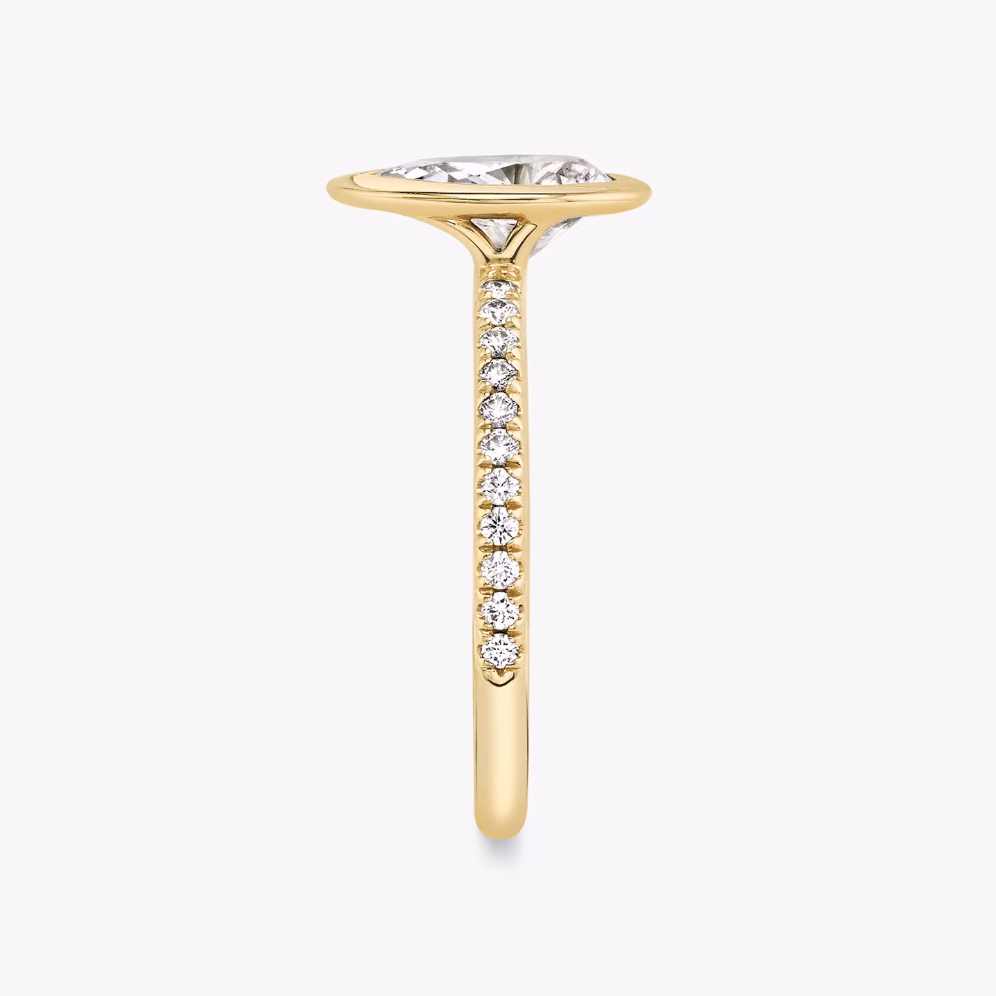 The Signature Bezel | Pear | 18k | Yellow Gold | bandAccent: Pavé | diamondOrientation: vertical | caratWeight: other