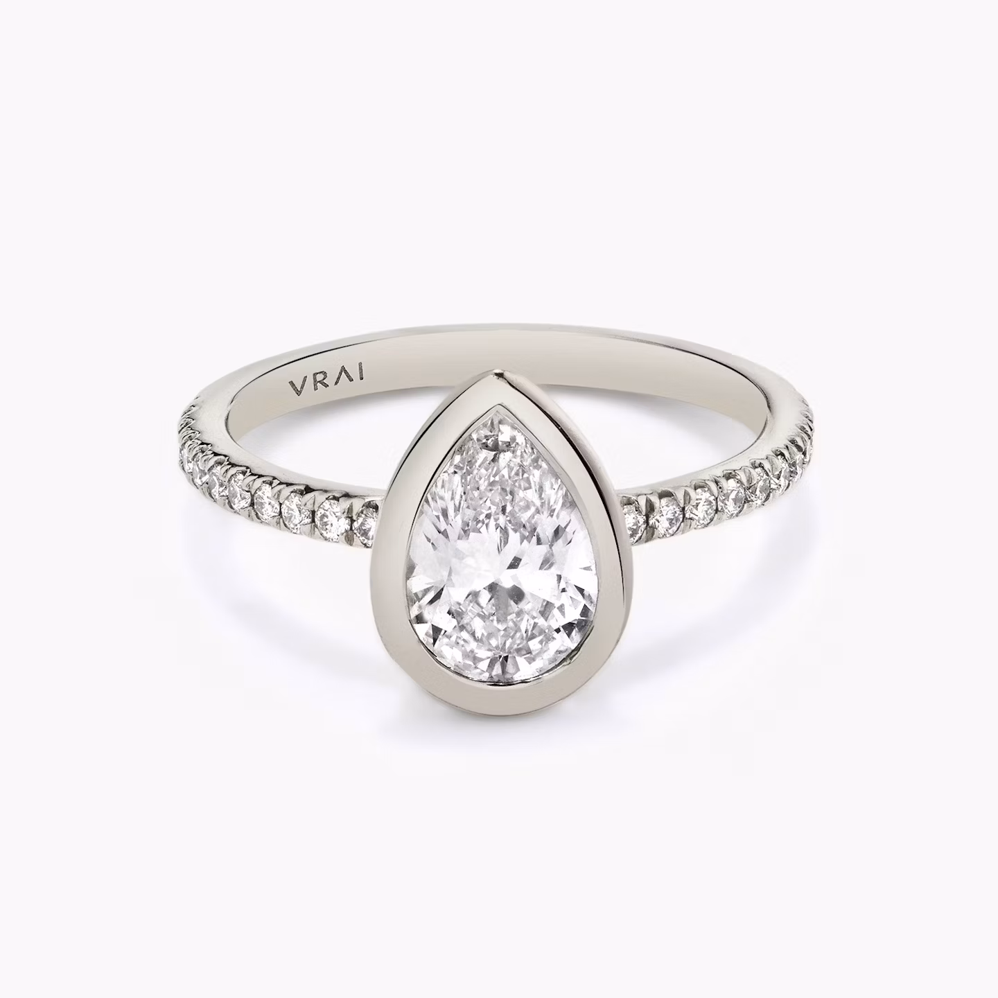 The Signature Bezel Pear | White Gold
