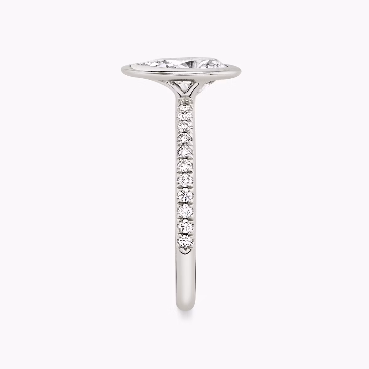 The Signature Bezel | Pear | Platinum | bandAccent: Pavé | diamondOrientation: vertical | caratWeight: other