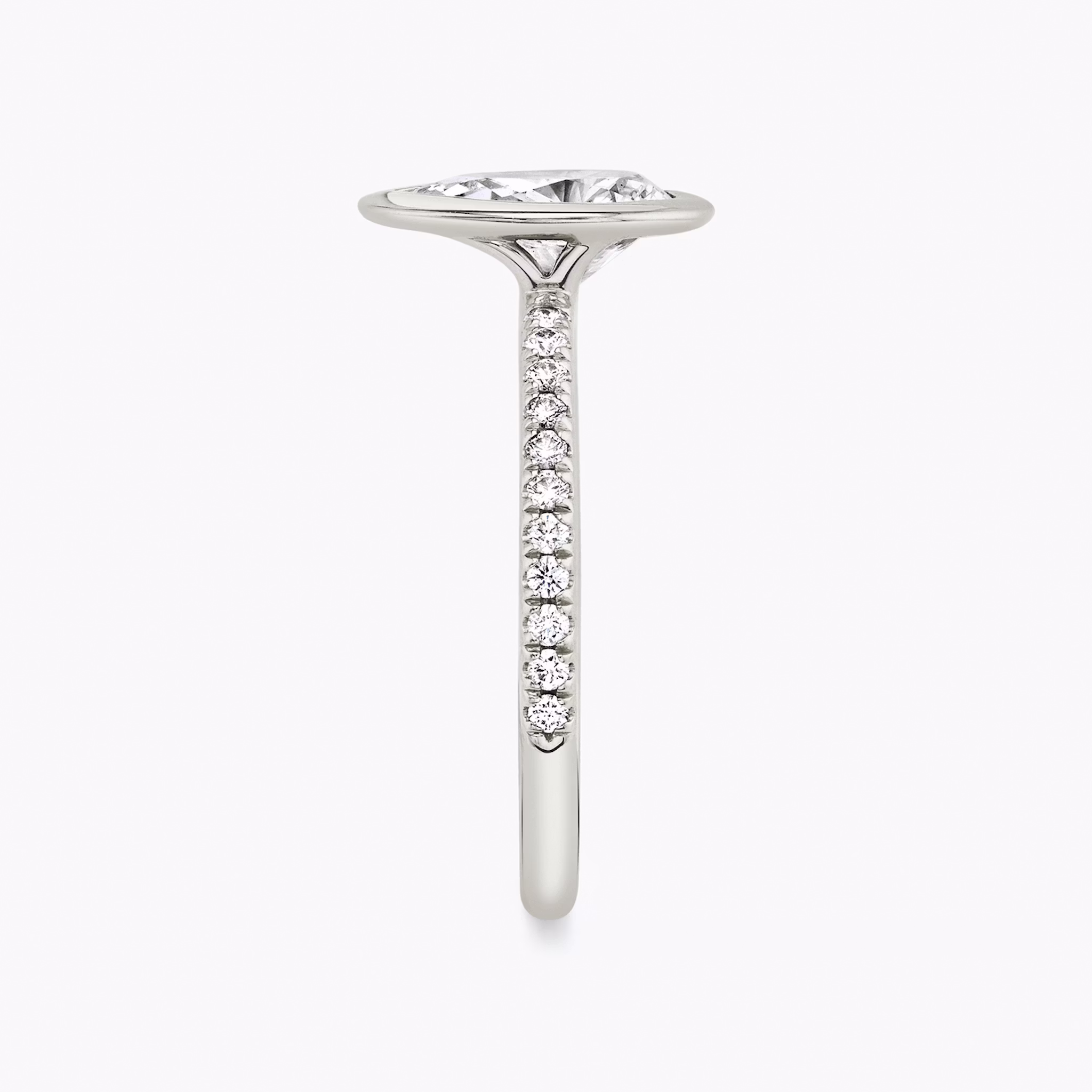 The Signature Bezel | Pear | 18k | White Gold | bandAccent: Pavé | diamondOrientation: vertical | caratWeight: other
