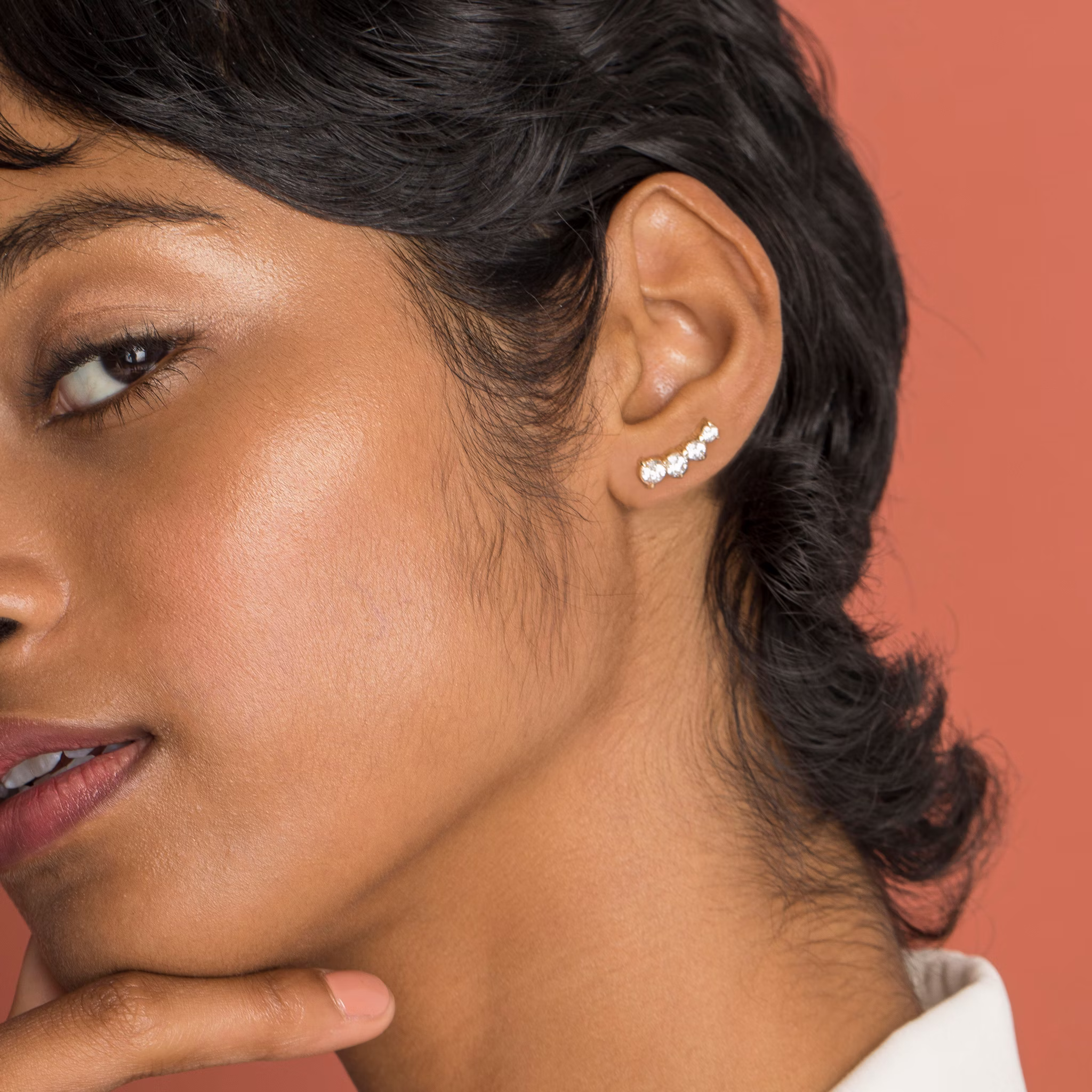 VRAI Ear Climber | Round Brilliant | 14k | White Gold | diamondCount: 4 | side: left