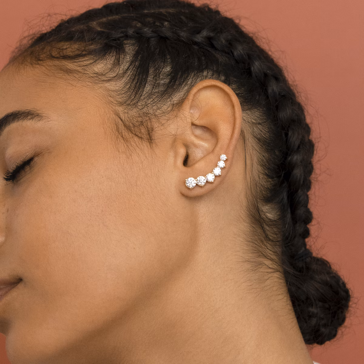 VRAI Ear Climber | Round Brilliant | 14k | Rose Gold | diamondCount: 6 | side: left