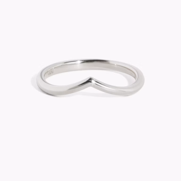 Chevron dip wedding band