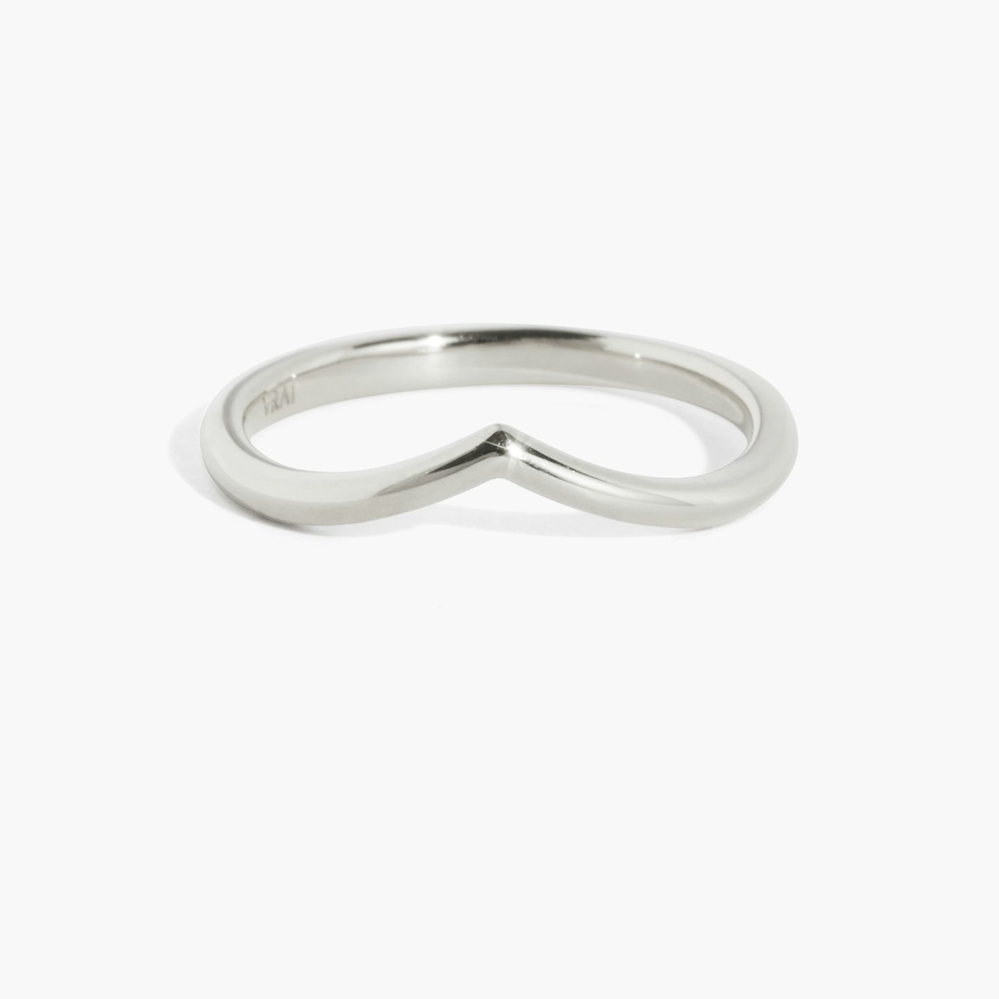 Chevron dip wedding band