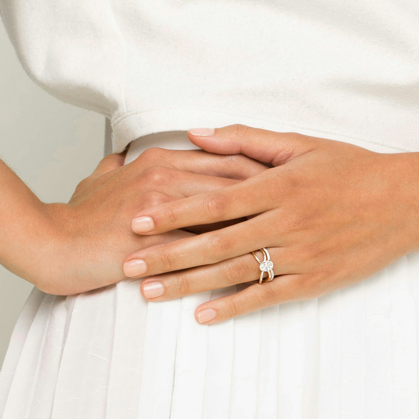 The Chevron Band | Round Brilliant | 14k | Rose Gold | bandAccent: Pavé