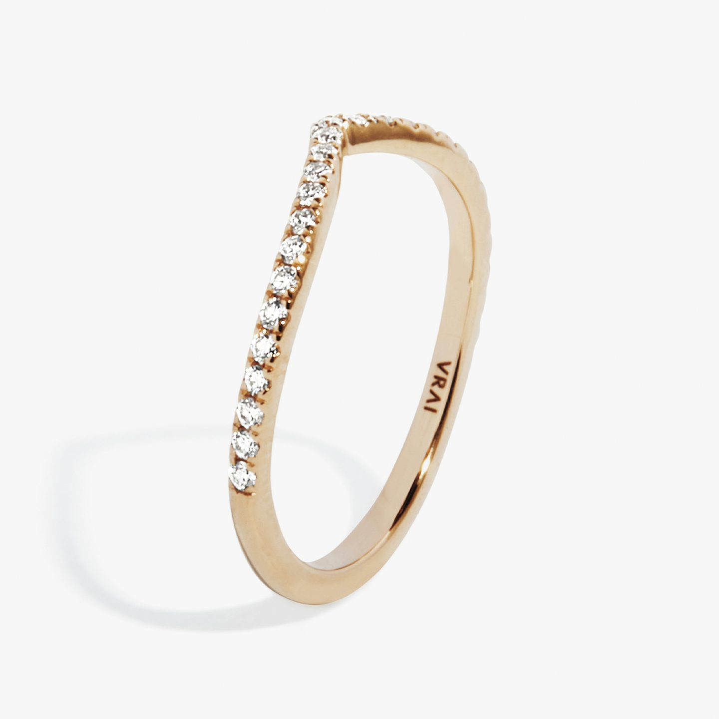 The Chevron Band | Round Brilliant | 14k | Rose Gold | bandAccent: Pavé