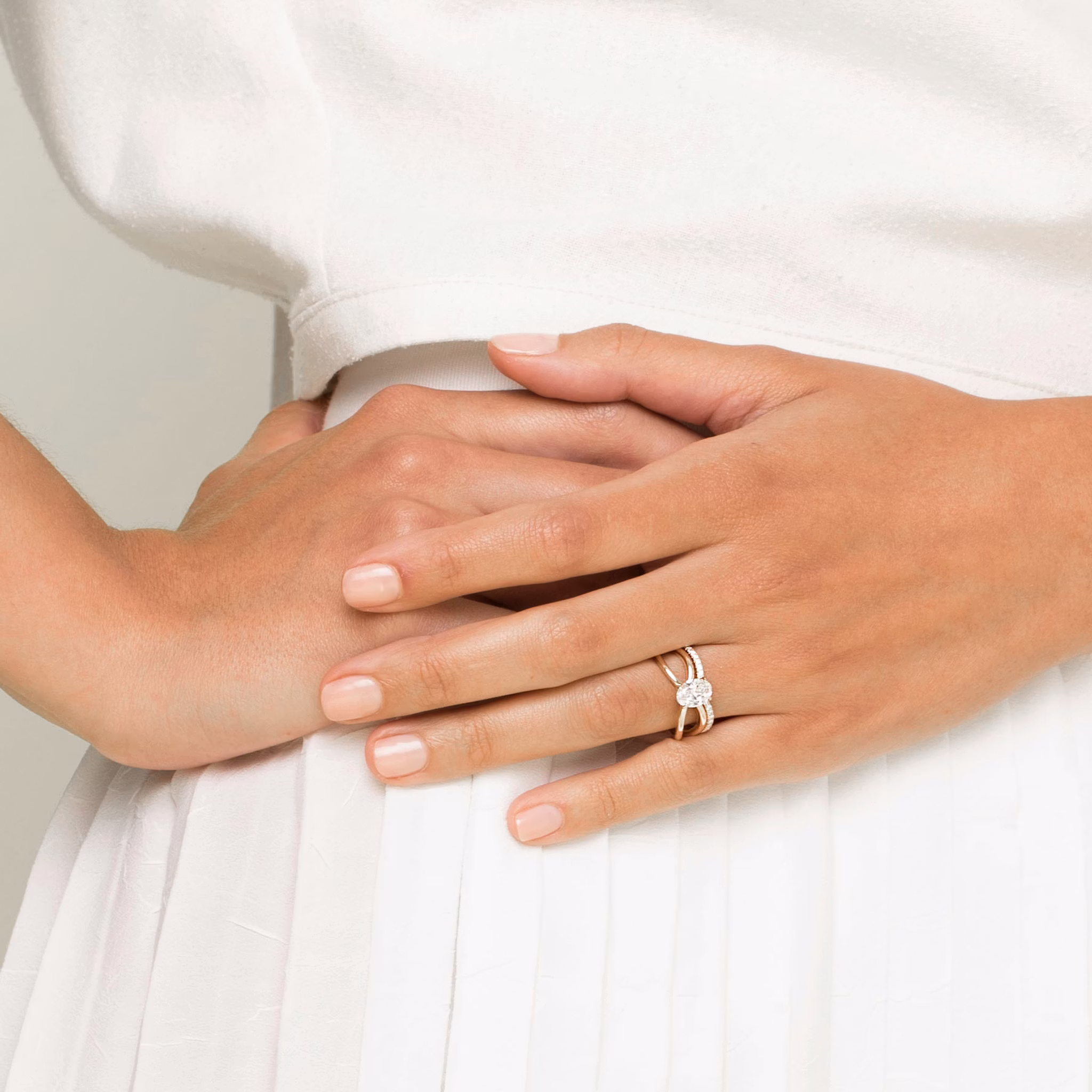 The Chevron Band | Round Brilliant | 18k | White Gold | bandAccent: Pavé