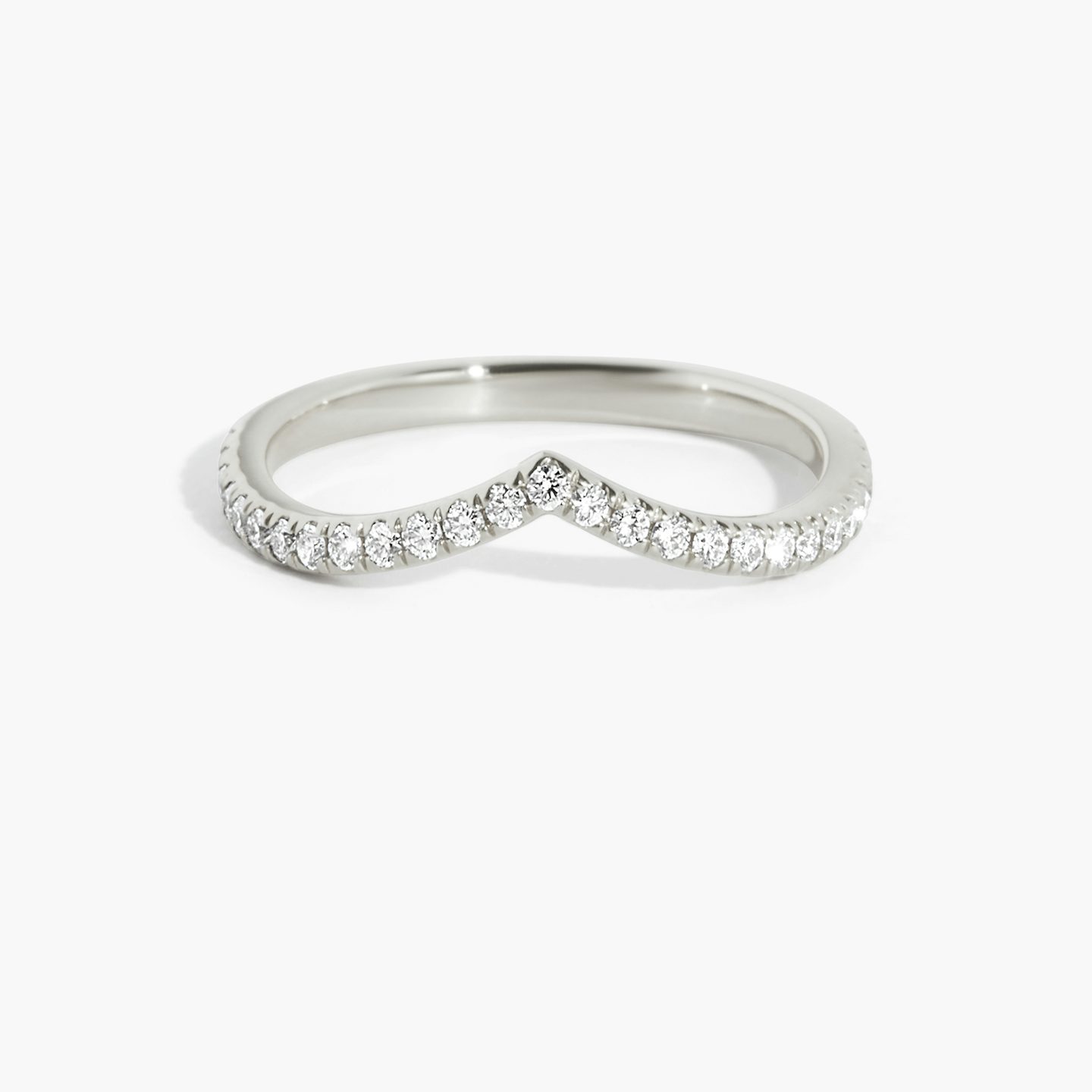 Chevron diamond band