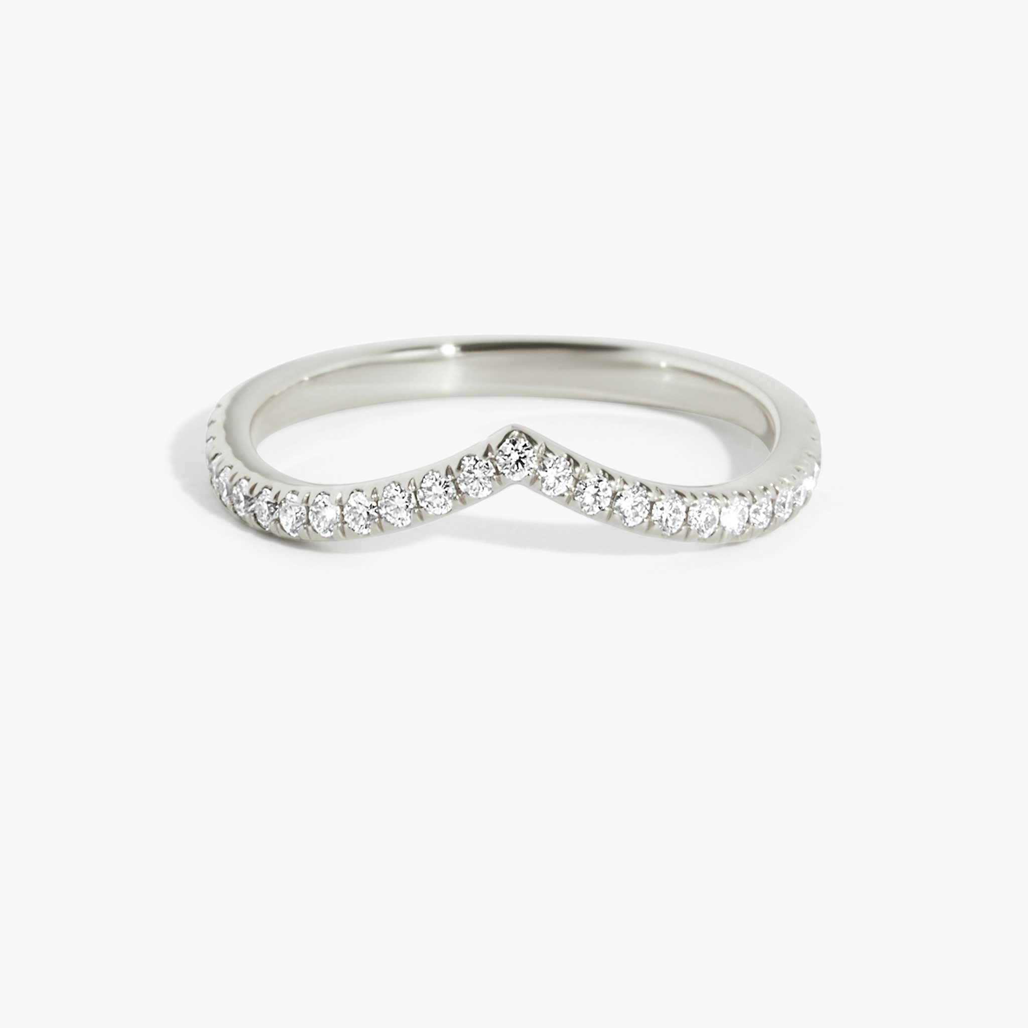 Chevron diamond band