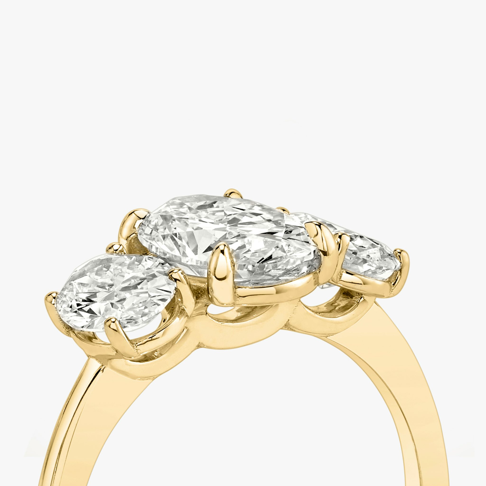 The Three Stone | Oval | 18k | Yellow Gold | bandAccent: Plain | sideStoneCarat: 0.50ct | sideStoneShape: Oval | diamondOrientation: vertical | caratWeight: other