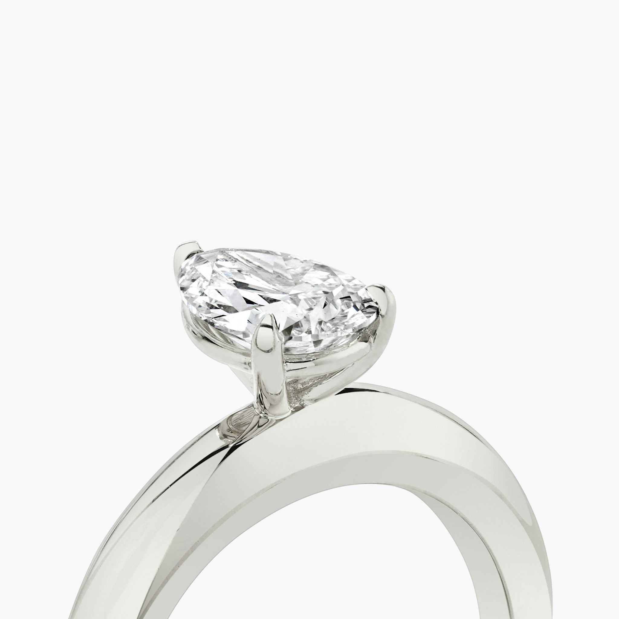 The Curator | Pear | 18k | White Gold | bandAccent: Plain | diamondOrientation: vertical | caratWeight: other