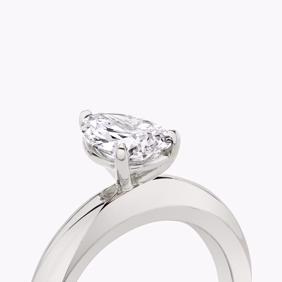 The Curator | Pear | Platinum | bandAccent: Plain | diamondOrientation: vertical | caratWeight: other