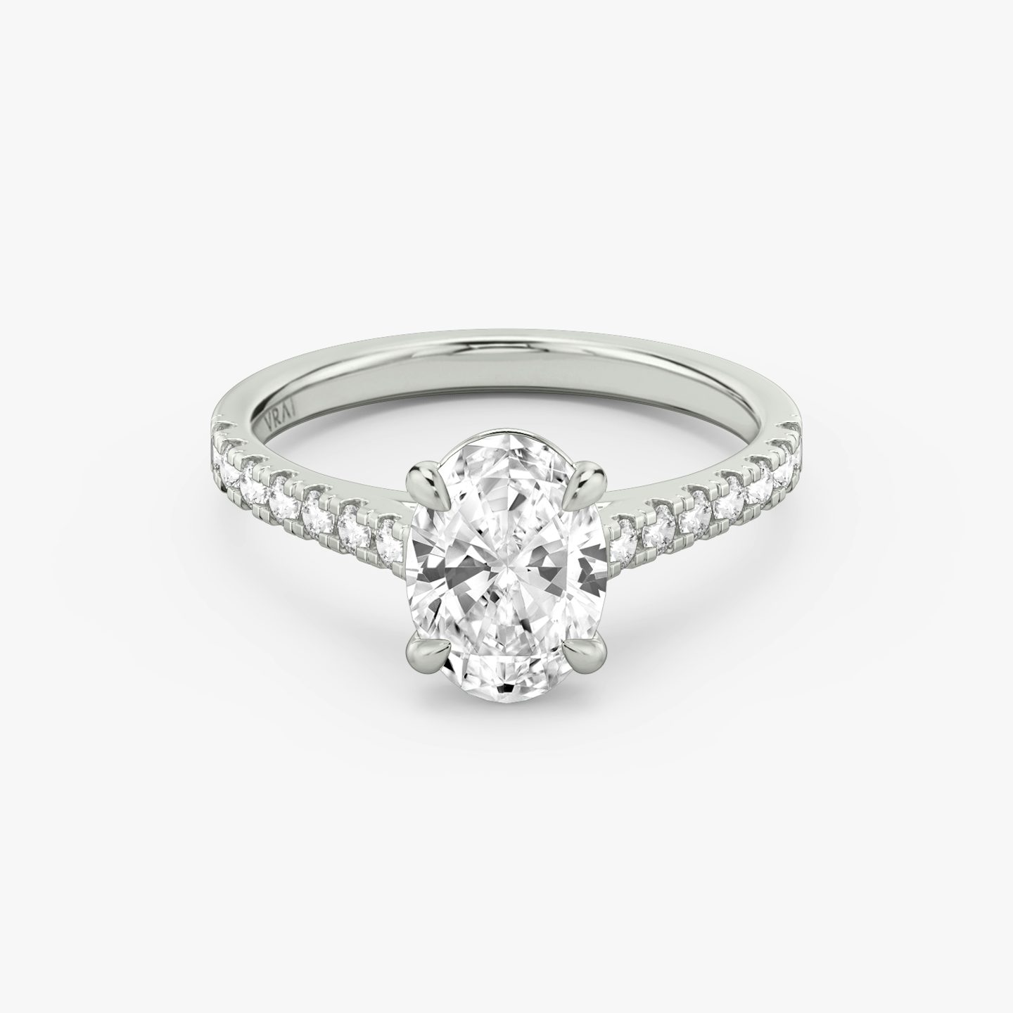 Cathedral | Oval | 18k | Weißgold | bandAccent: Mit Pavé-Besatz | diamondOrientation: vertical | caratWeight: other