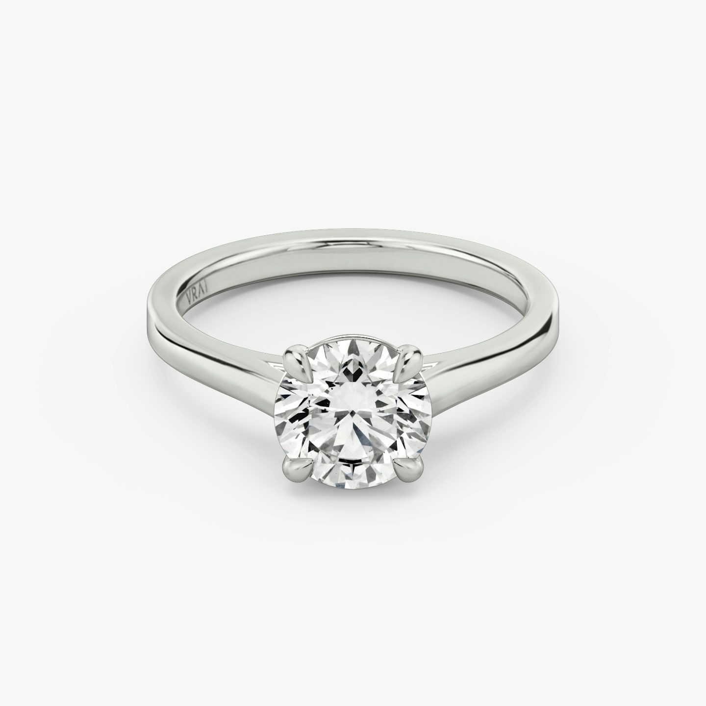 White gold Engagement ring with round brilliant diamond