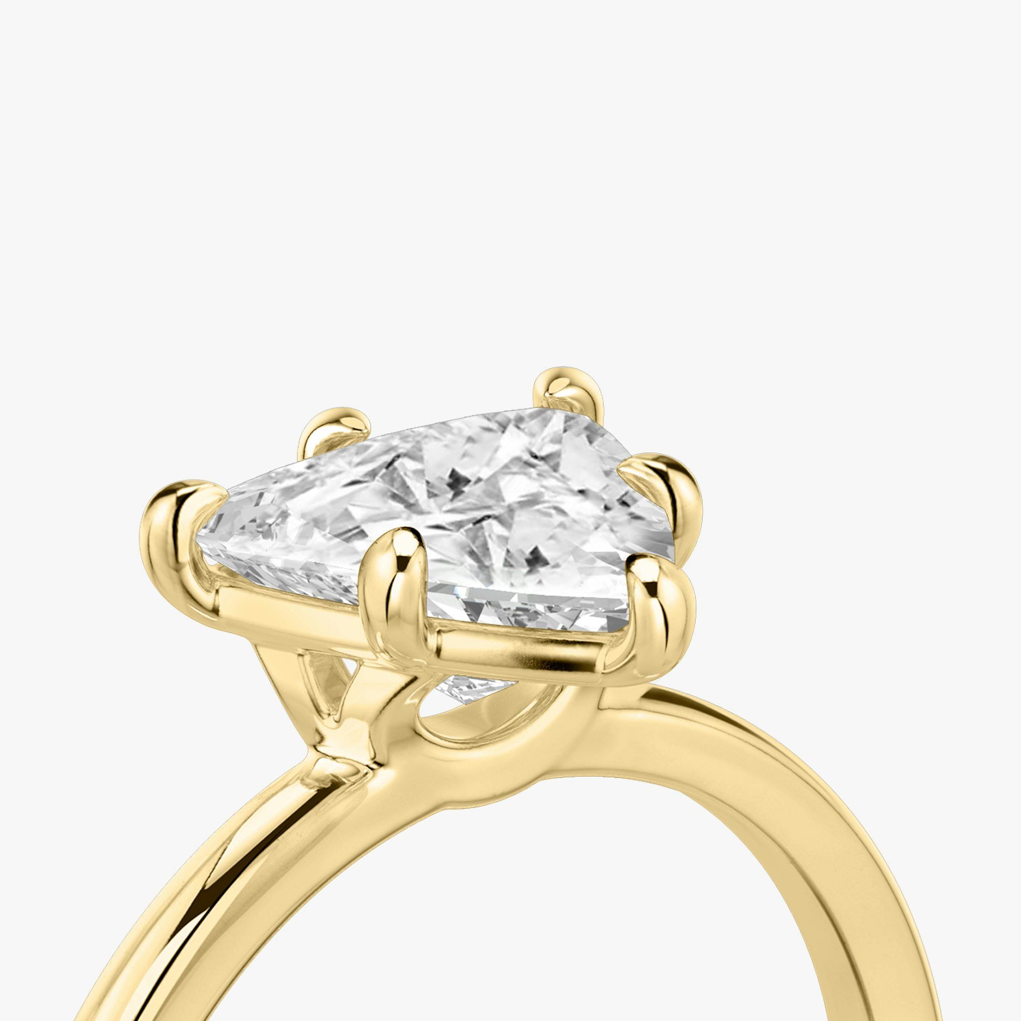 The Signature 6 Prong | Trillion | 18k | Yellow Gold | bandAccent: Plain | bandWidth: standard | hiddenHalo: no | diamondOrientation: vertical | caratWeight: other