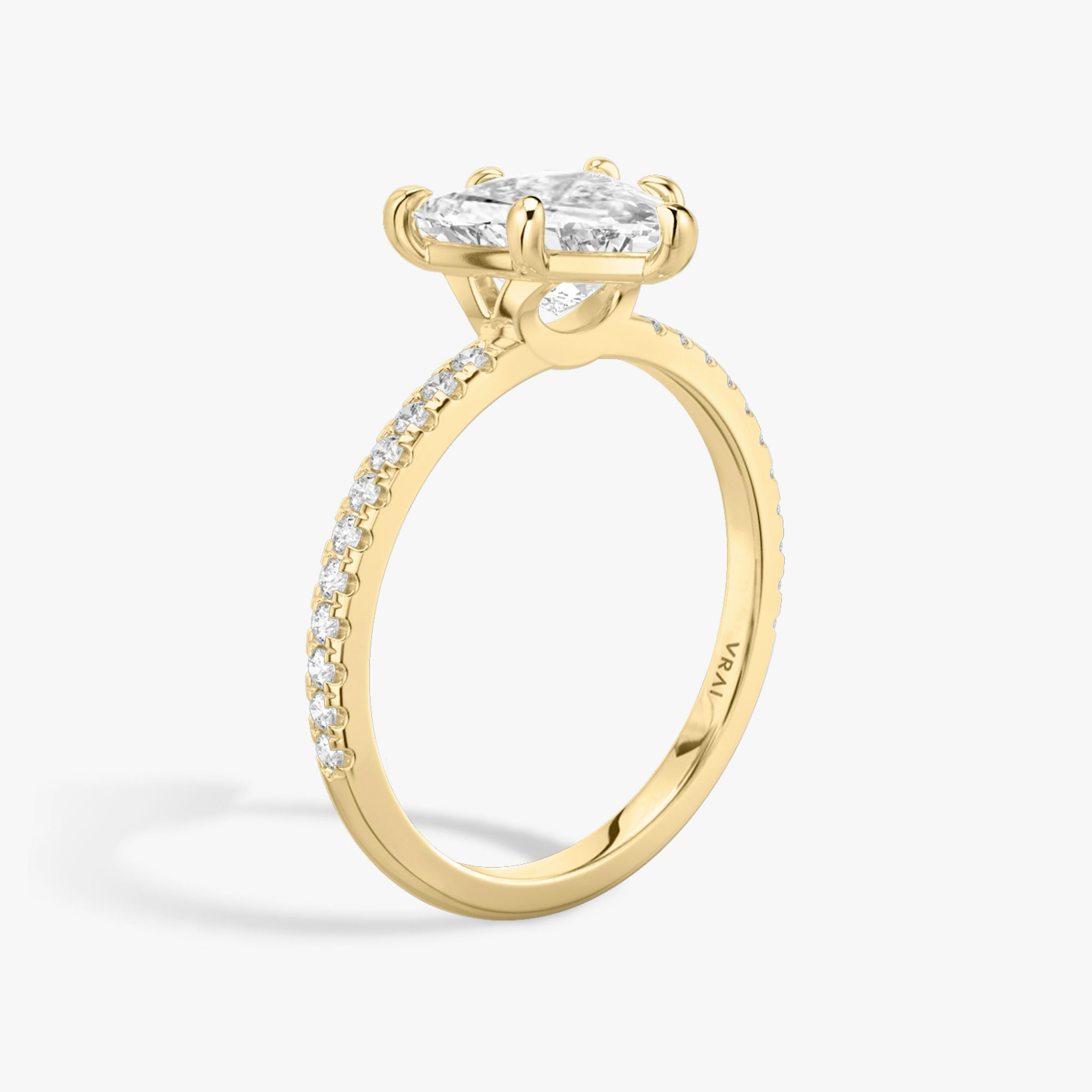 The Signature 6 Prong | Trillion | 18k | Yellow Gold | bandAccent: Pavé | bandWidth: standard | hiddenHalo: no | diamondOrientation: vertical | caratWeight: other