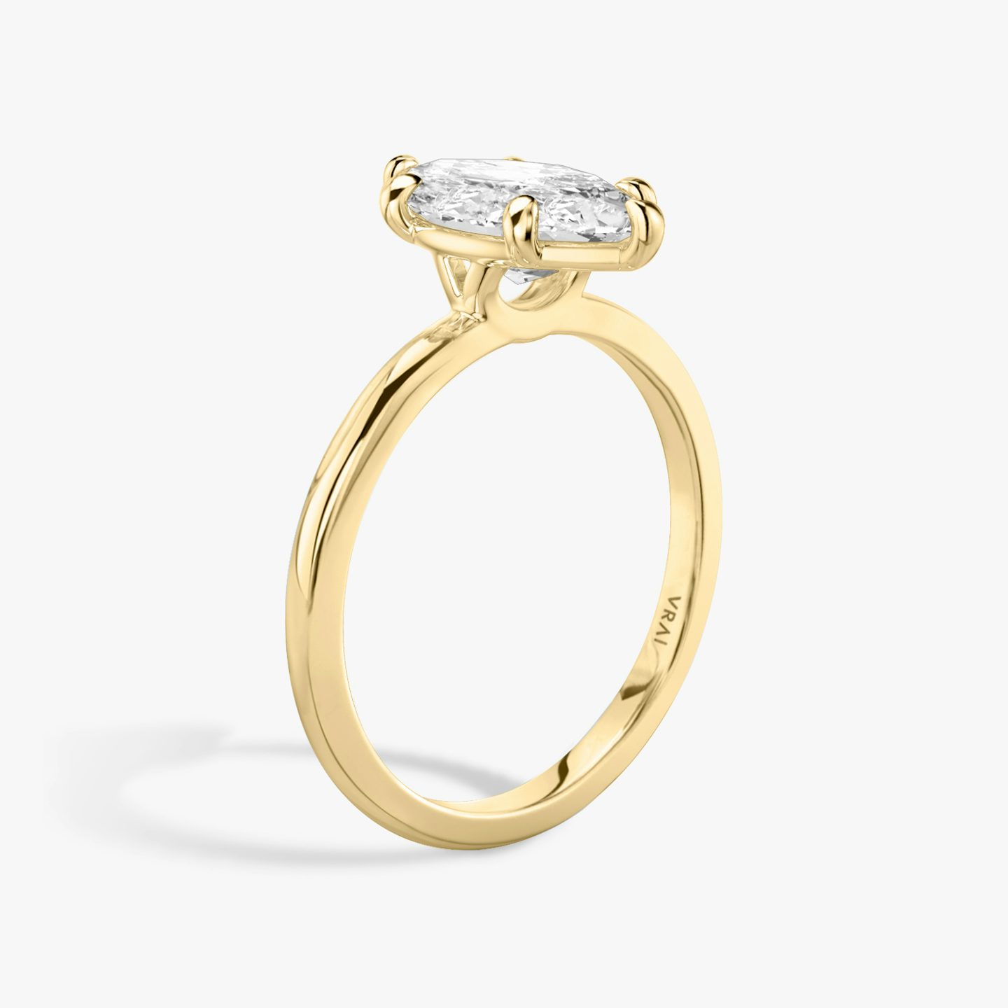 Signature 6 Prong | Marquise | 18k | Gelbgold | bandAccent: Ohne Pavé-Besatz | bandWidth: standard | hiddenHalo: no | diamondOrientation: vertical | caratWeight: other