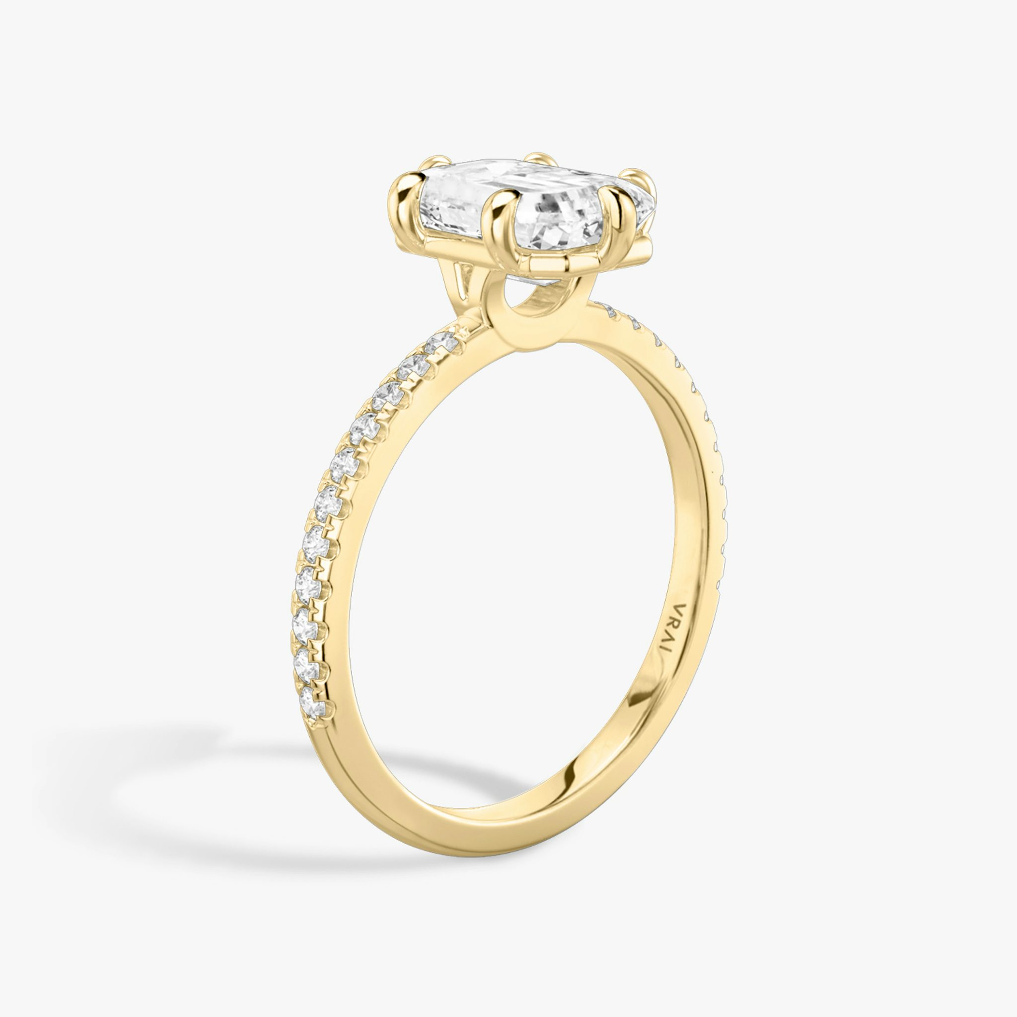 The Signature 6 Prong | Emerald | 18k | Yellow Gold | bandAccent: Pavé | bandWidth: standard | hiddenHalo: no | diamondOrientation: vertical | caratWeight: other