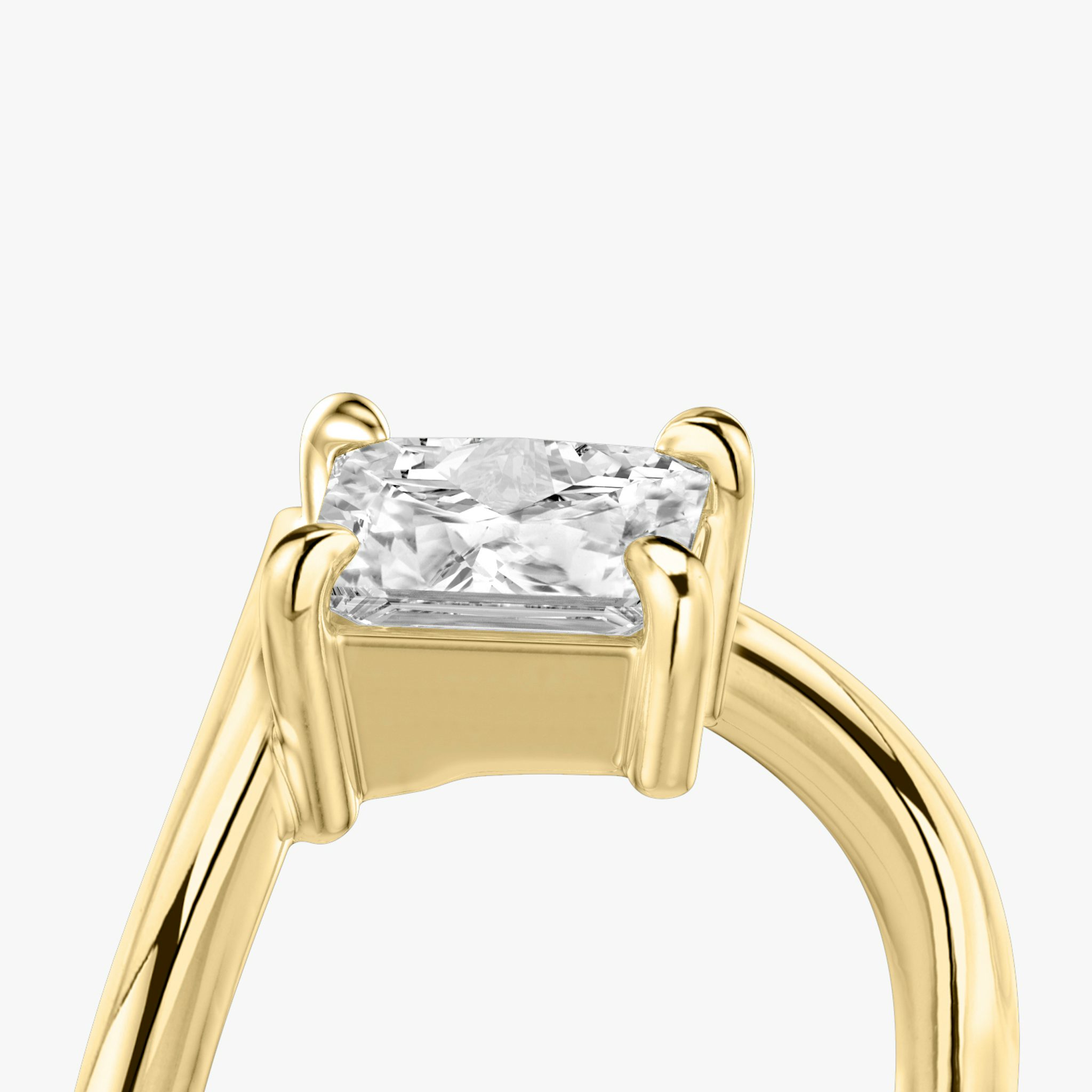 The Signature V | Asscher | 18k | Yellow Gold | bandAccent: Plain | diamondOrientation: vertical | caratWeight: other