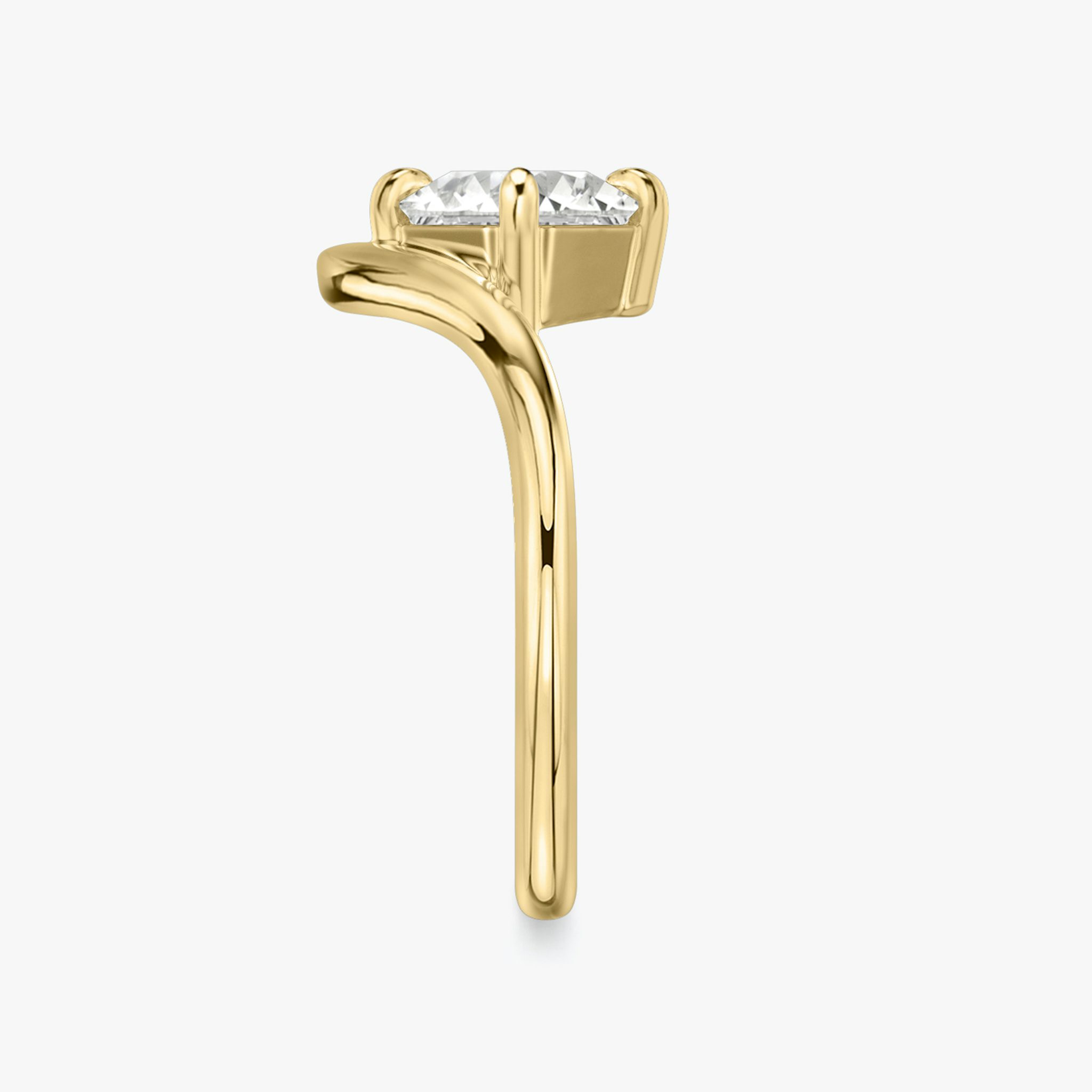 The Signature V | Asscher | 18k | Yellow Gold | bandAccent: Plain | diamondOrientation: vertical | caratWeight: other