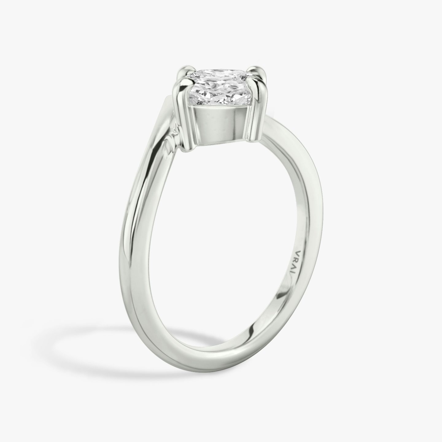 Anillo de compromiso Signature V | Cojín | Platino | bandAccent: Simple | diamondOrientation: vertical | caratWeight: other