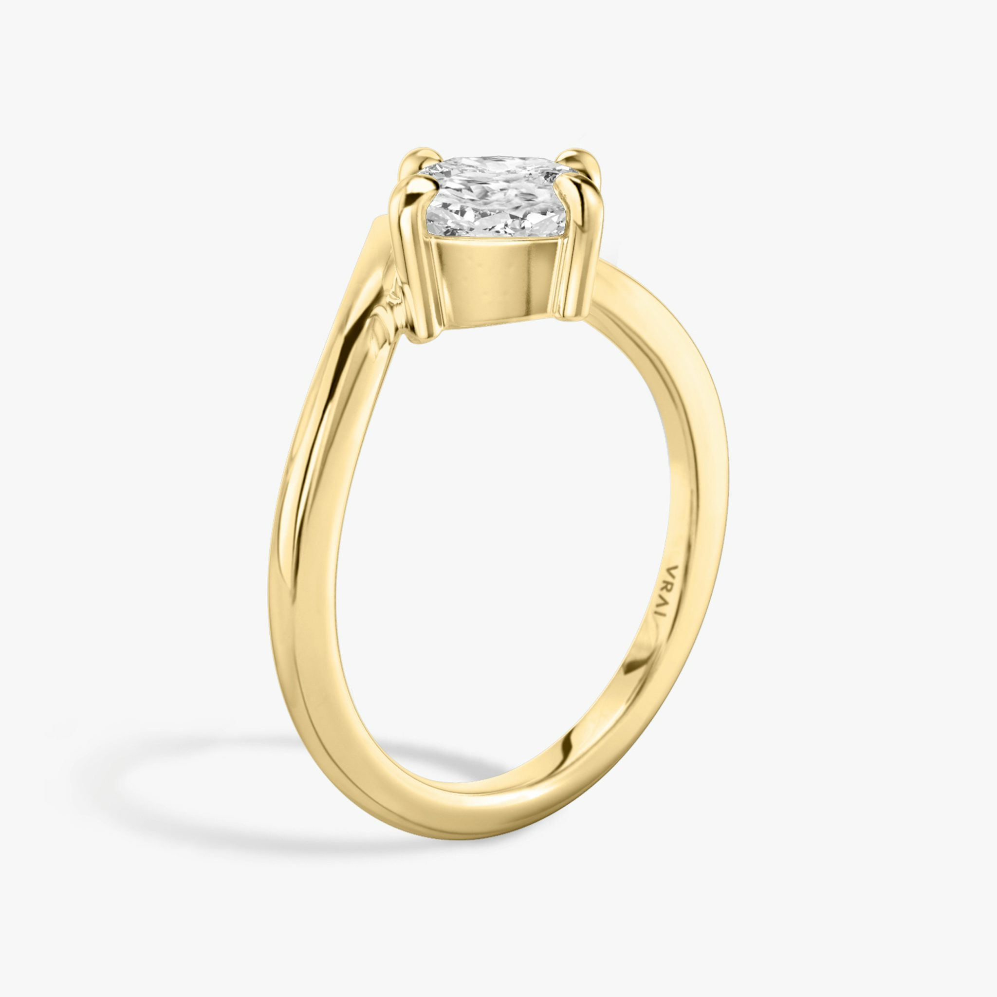 The Signature V | Cushion | 18k | Yellow Gold | bandAccent: Plain | diamondOrientation: vertical | caratWeight: other