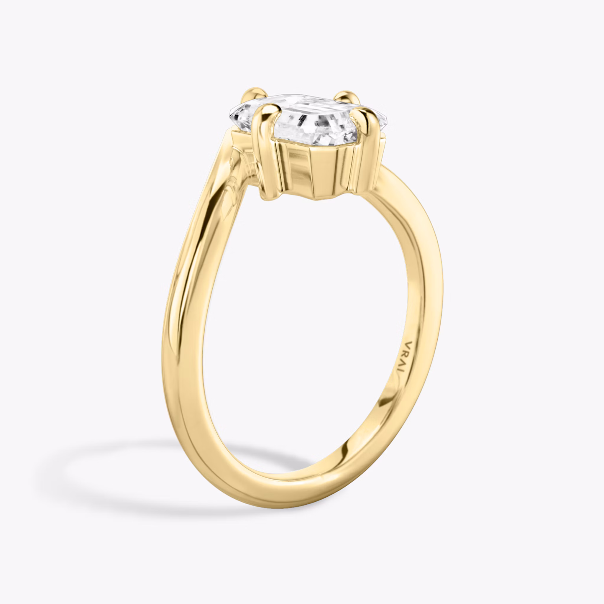 The Signature V | Emerald | 18k | Yellow Gold | bandAccent: Plain | diamondOrientation: vertical | caratWeight: other
