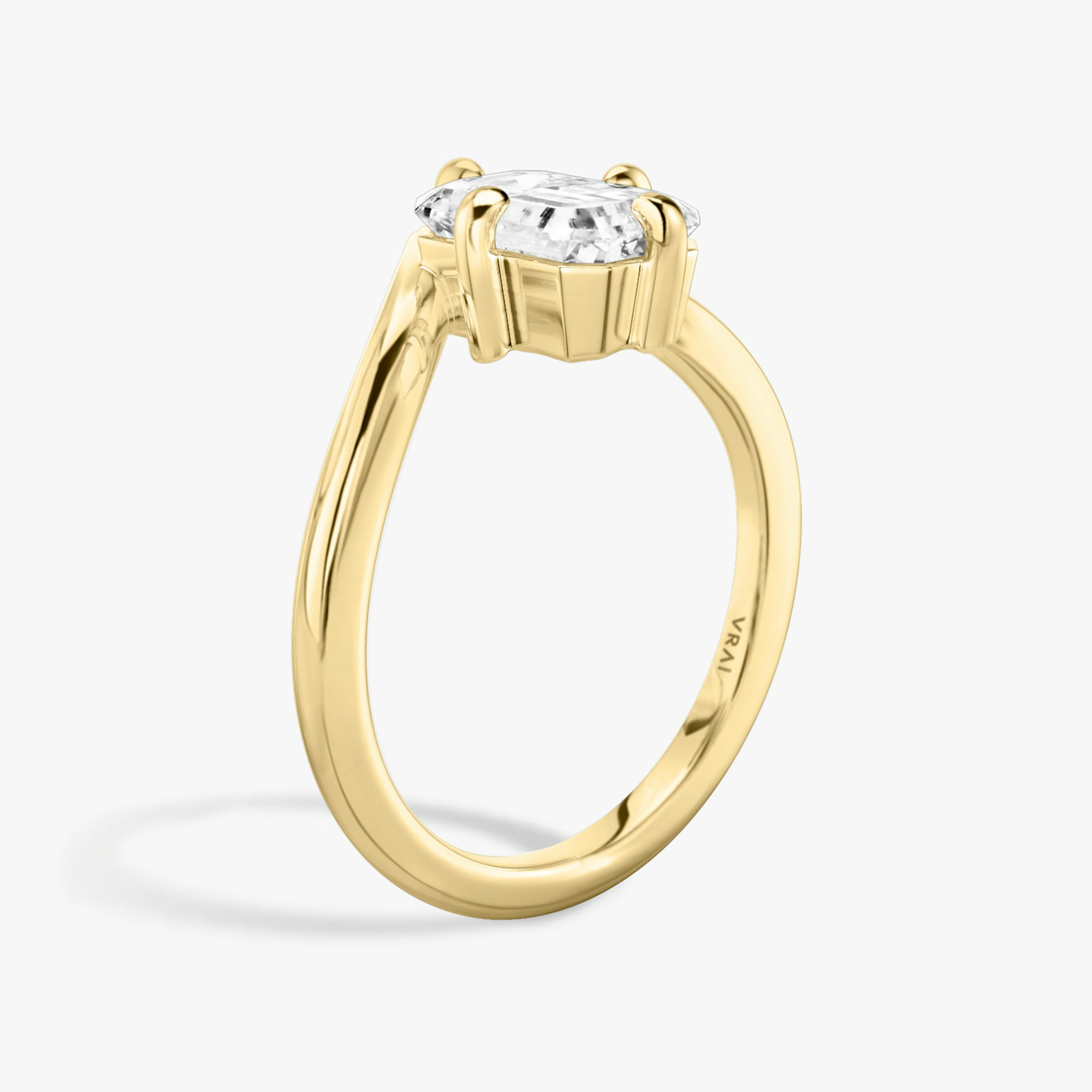 The Signature V | Emerald | 18k | Yellow Gold | bandAccent: Plain | diamondOrientation: vertical | caratWeight: other