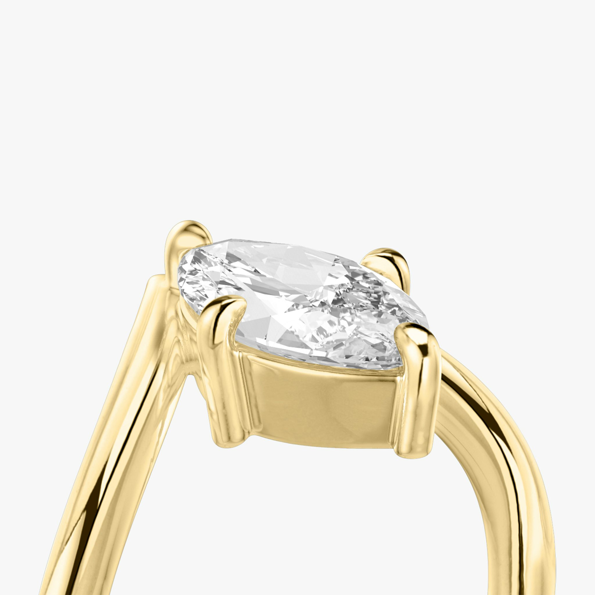 The Signature V | Marquise | 18k | Yellow Gold | bandAccent: Plain | diamondOrientation: vertical | caratWeight: other