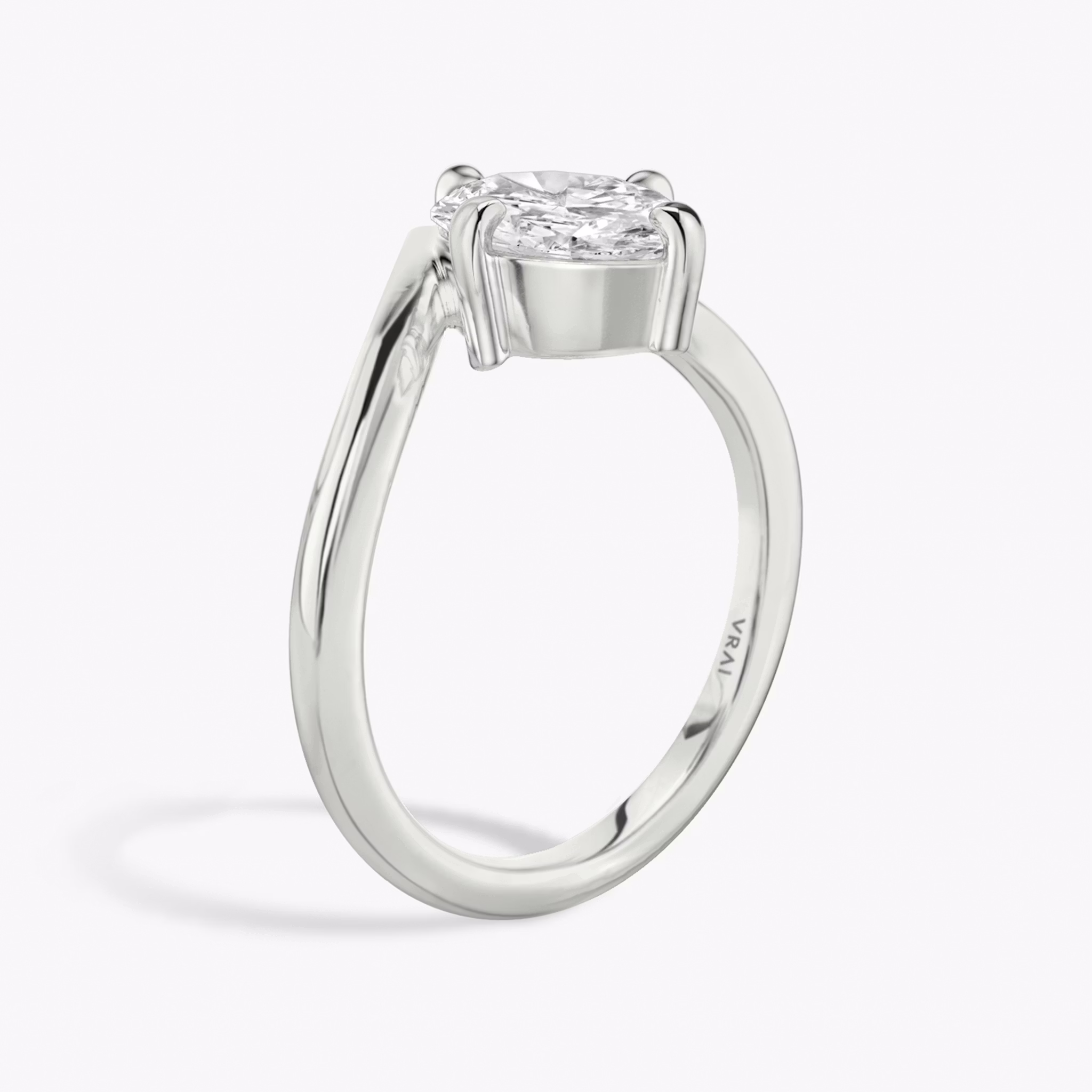 The Signature V | Oval | 18k | White Gold | bandAccent: Plain | diamondOrientation: vertical | caratWeight: other