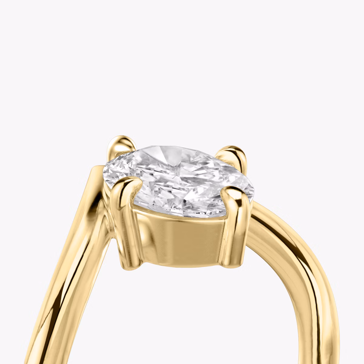 The Signature V | Oval | 18k | Yellow Gold | bandAccent: Plain | diamondOrientation: vertical | caratWeight: other