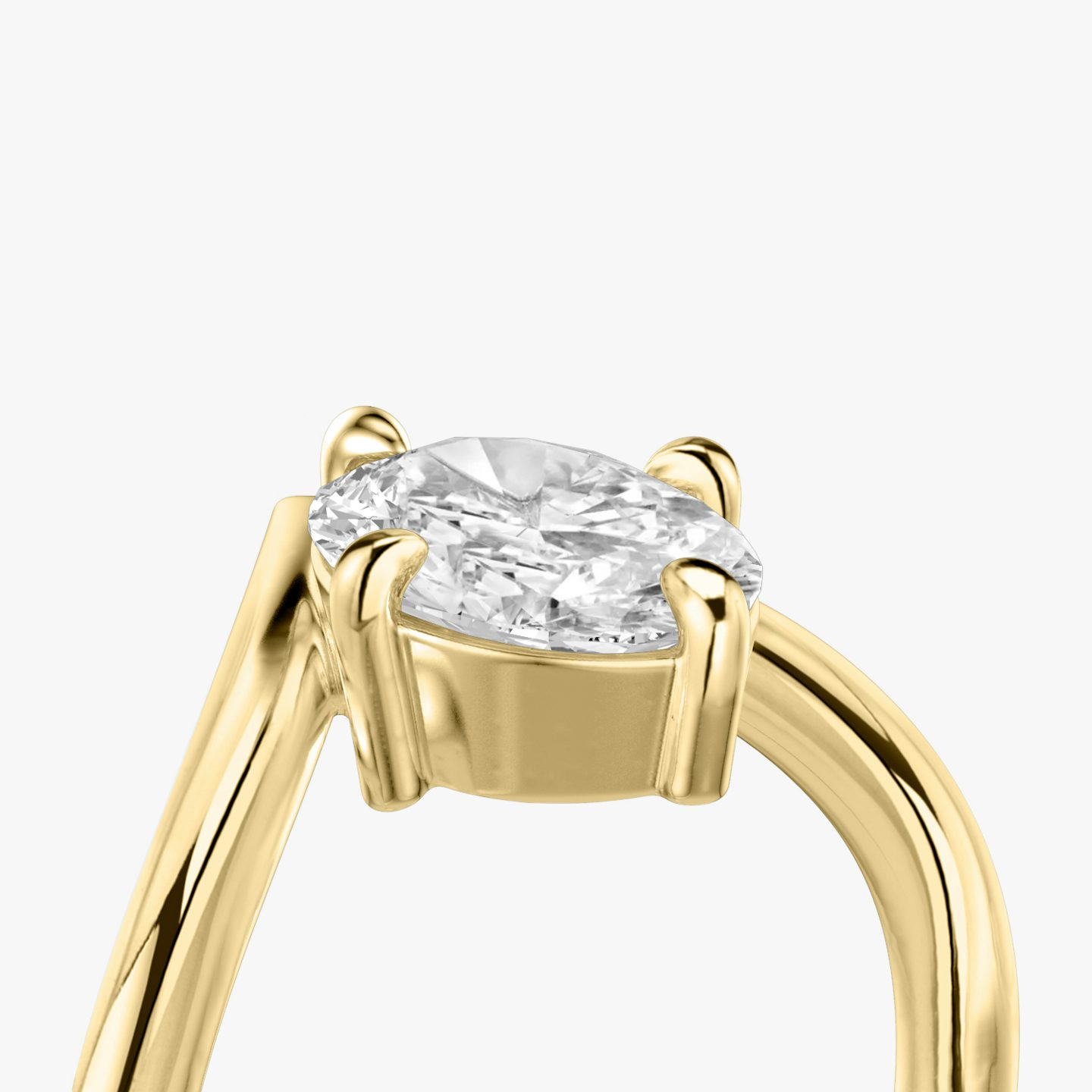 The Signature V | Oval | 18k | Yellow Gold | bandAccent: Plain | diamondOrientation: vertical | caratWeight: other