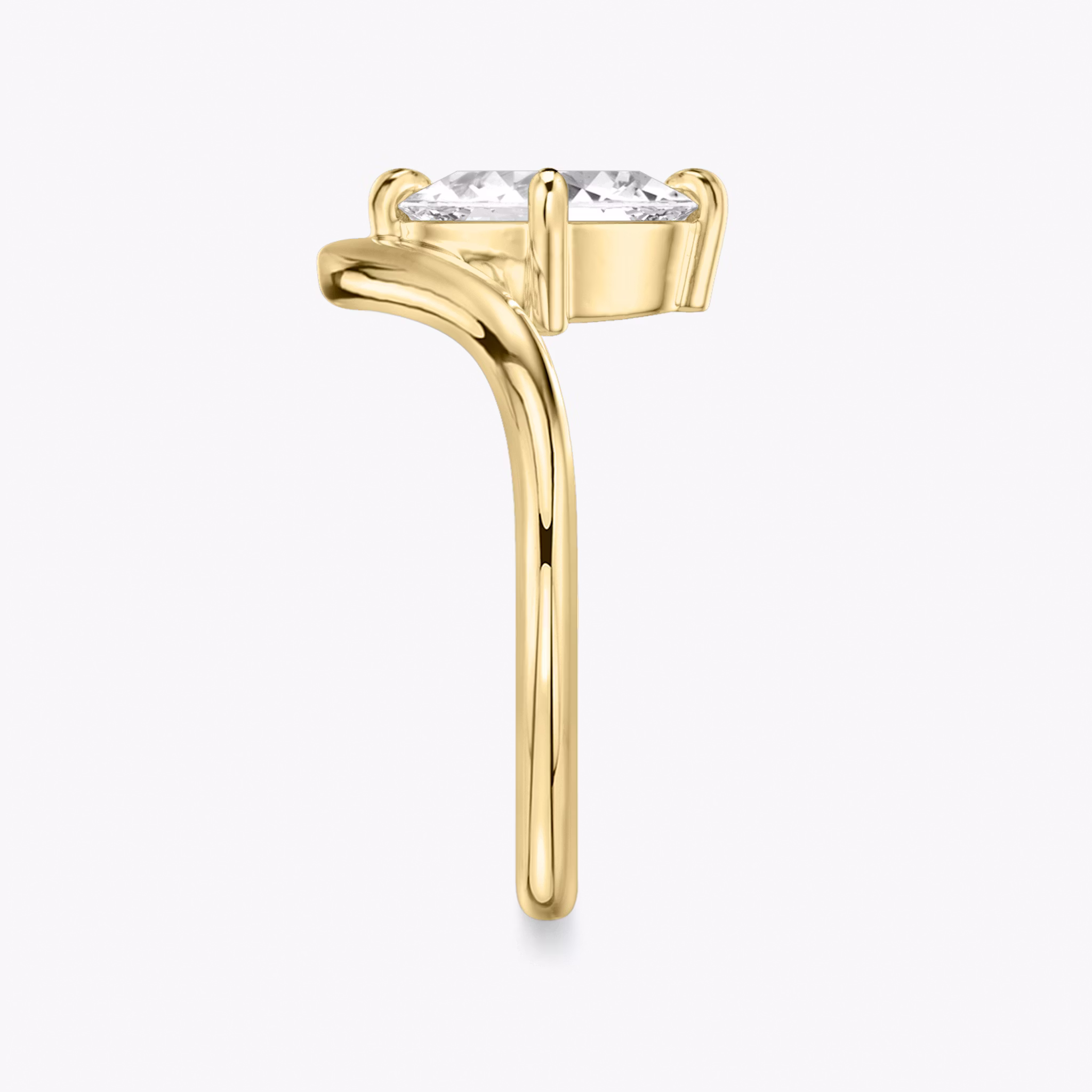 The Signature V | Oval | 18k | Yellow Gold | bandAccent: Plain | diamondOrientation: vertical | caratWeight: other