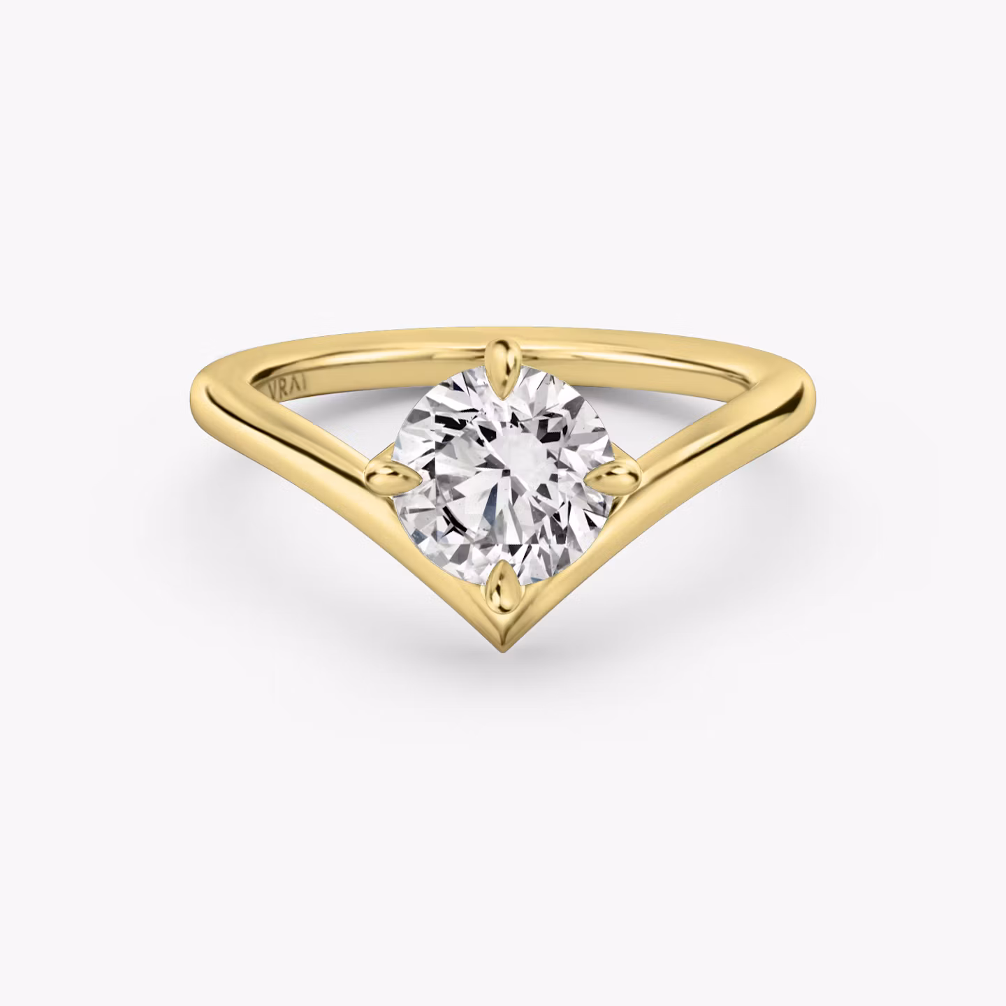 The Signature V Round Brilliant | Yellow Gold