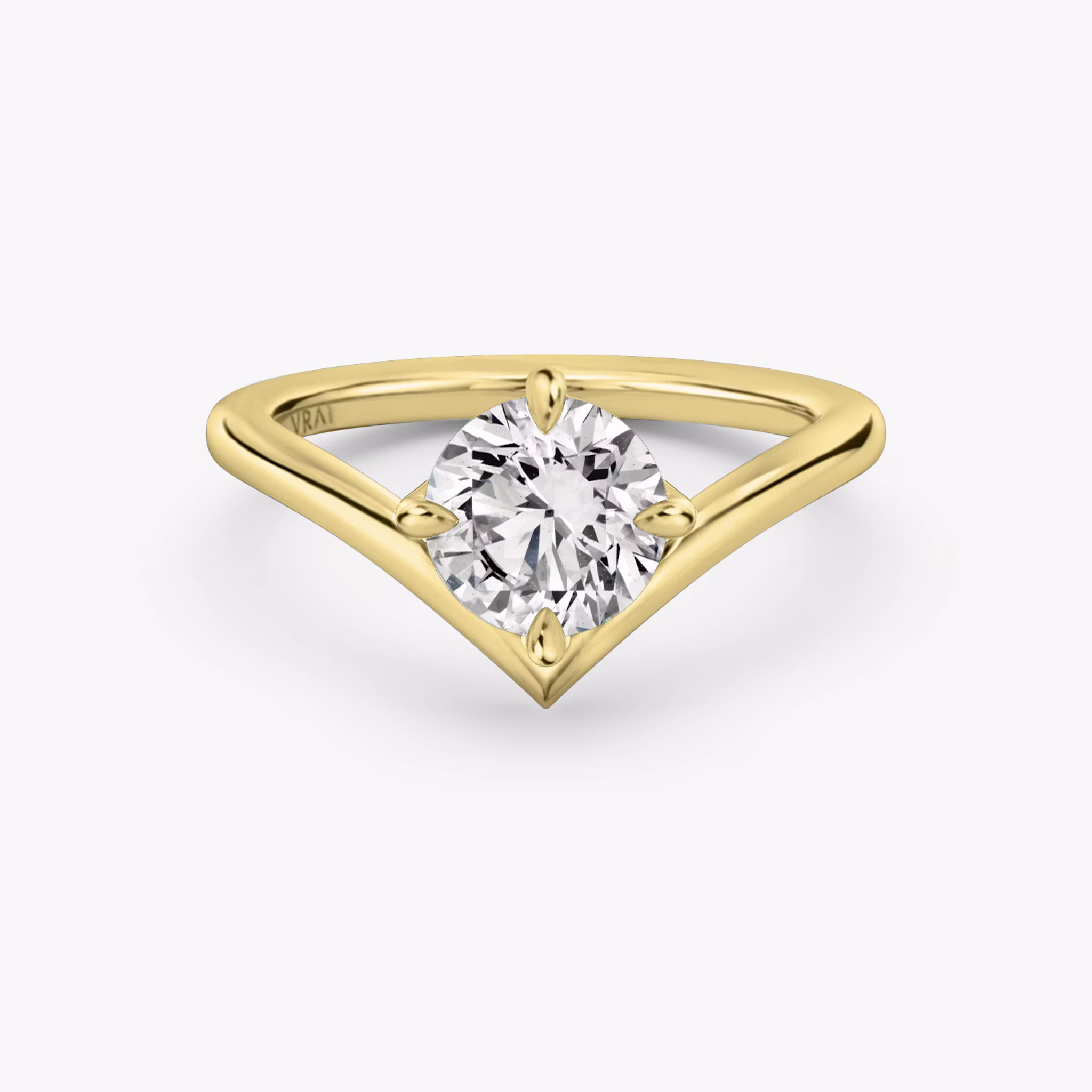 The Signature V Round Brilliant | Yellow Gold
