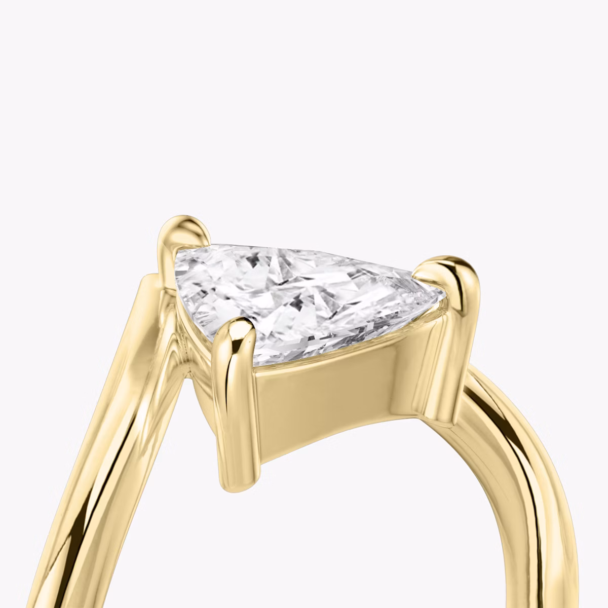 The Signature V | Trillion | 18k | Yellow Gold | bandAccent: Plain | diamondOrientation: vertical | caratWeight: other