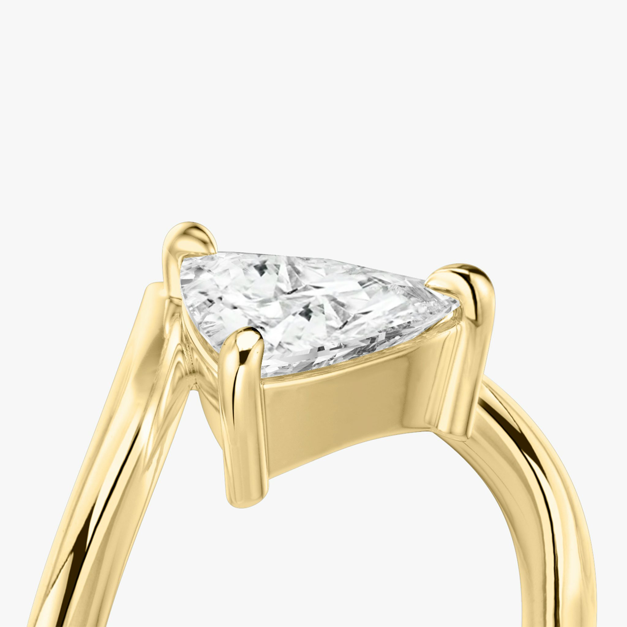 The Signature V | Trillion | 18k | Yellow Gold | bandAccent: Plain | diamondOrientation: vertical | caratWeight: other